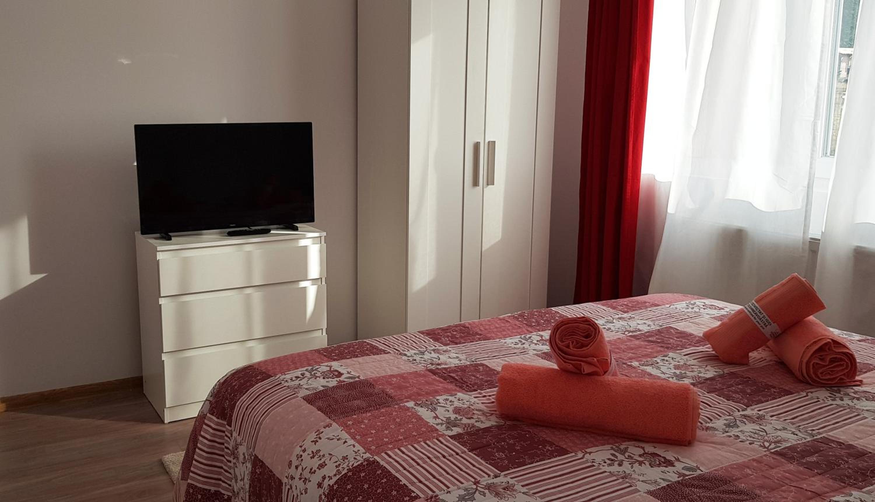 Three-Bedroom House - Photo 36