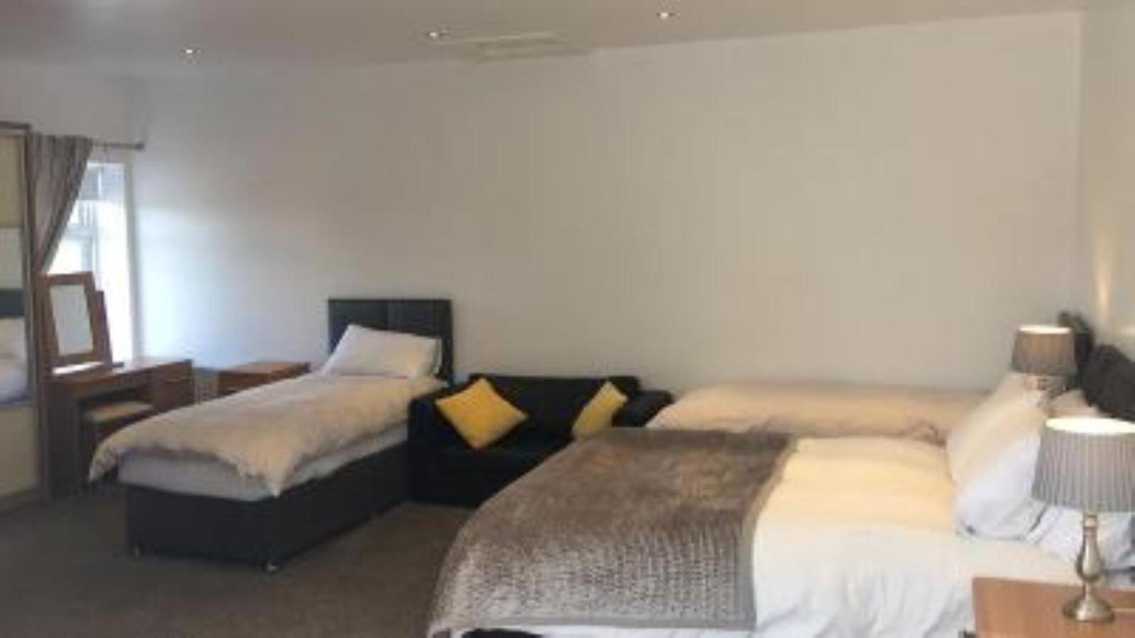 Self Contained Deluxe King Studio (Continental breakfast only) - Photo 23