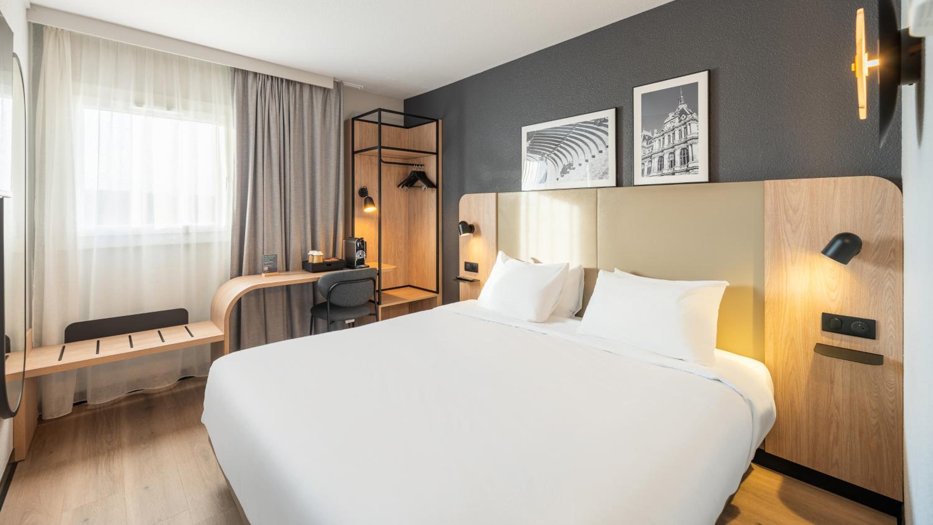 Superior King Room with One King Bed