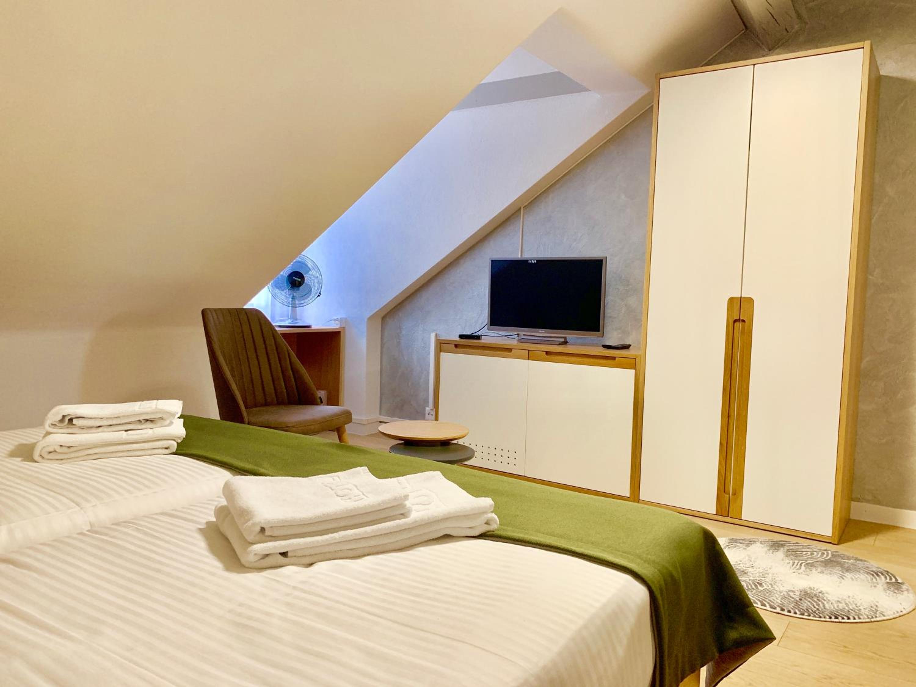 Deluxe Double Room photo 3