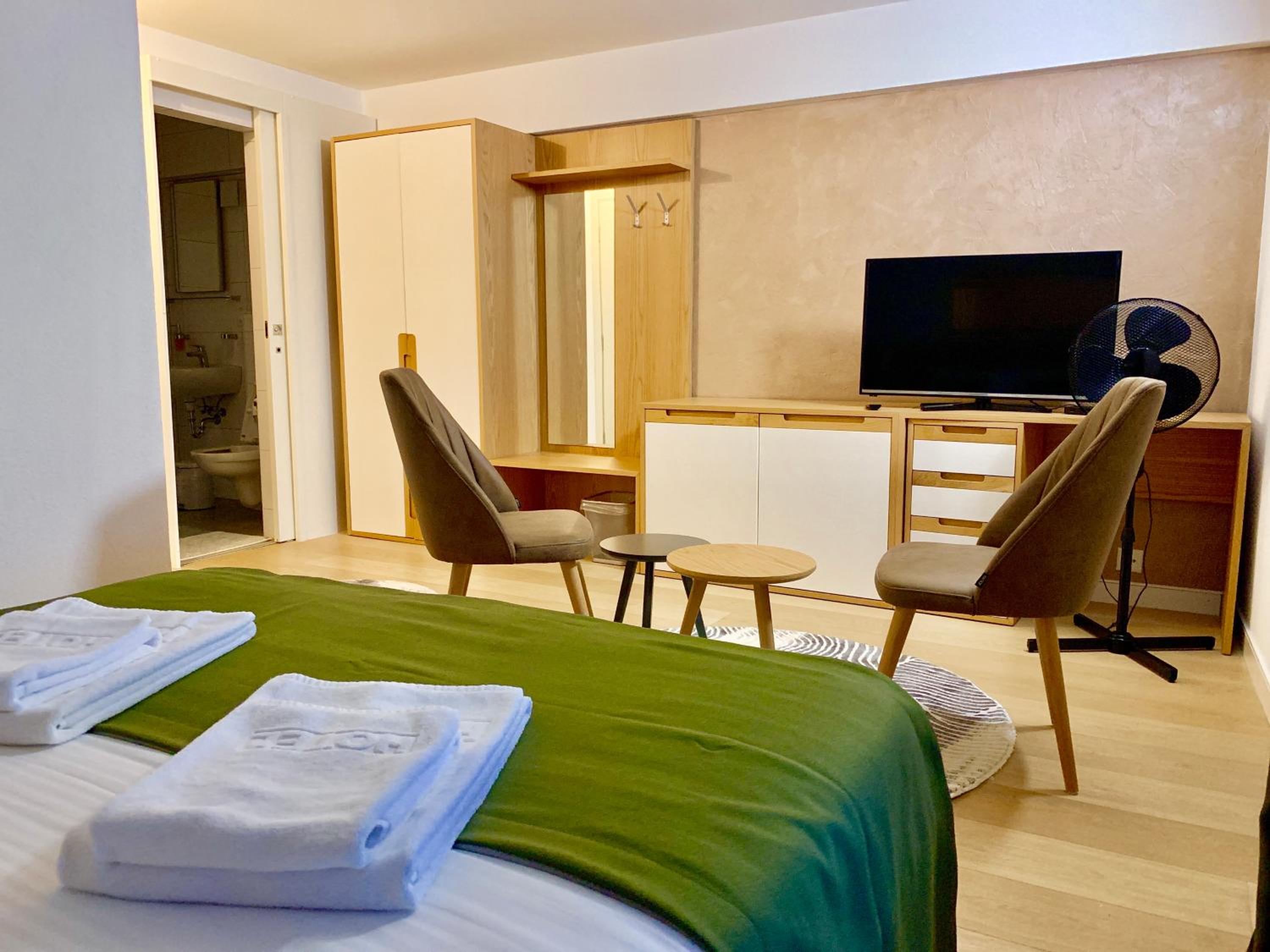 Deluxe Double Room photo 3