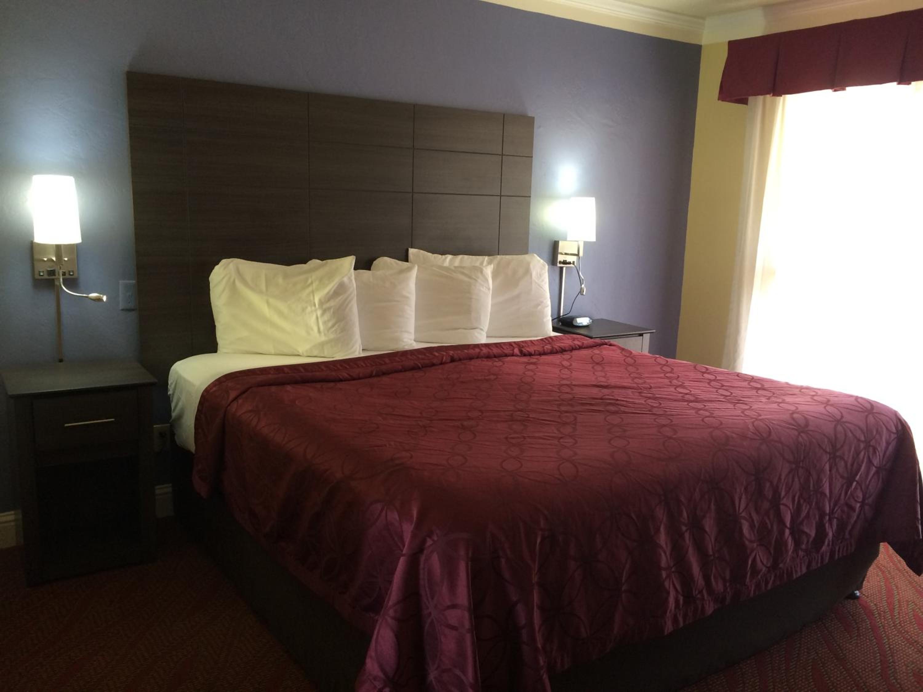 1 King Bed Non-Smoking (NO A/C) - Photo 4
