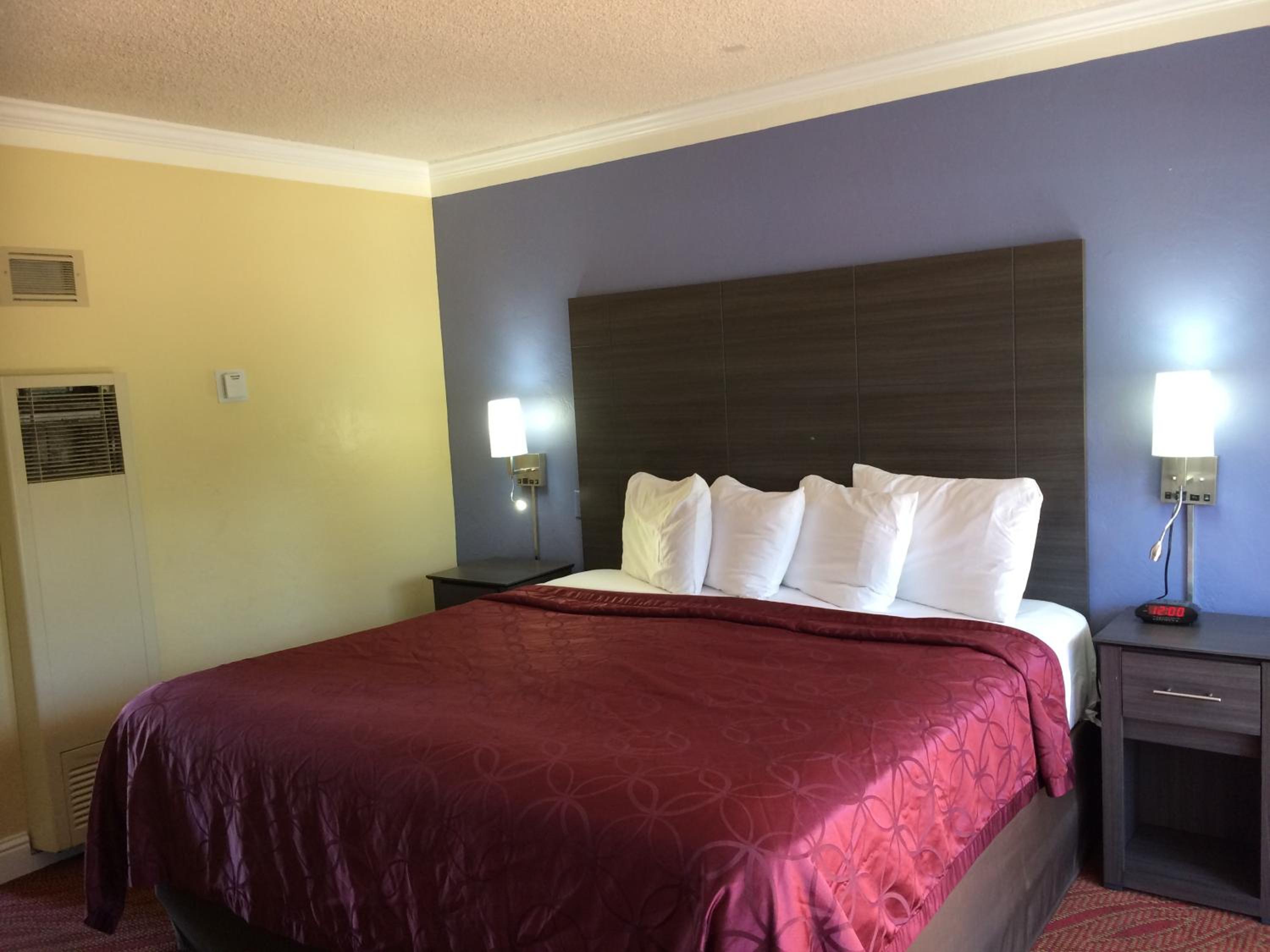 1 King Bed Non-Smoking (NO A/C) - Photo 19