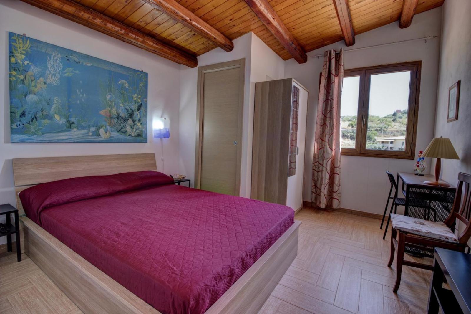 Double Room - Photo 6
