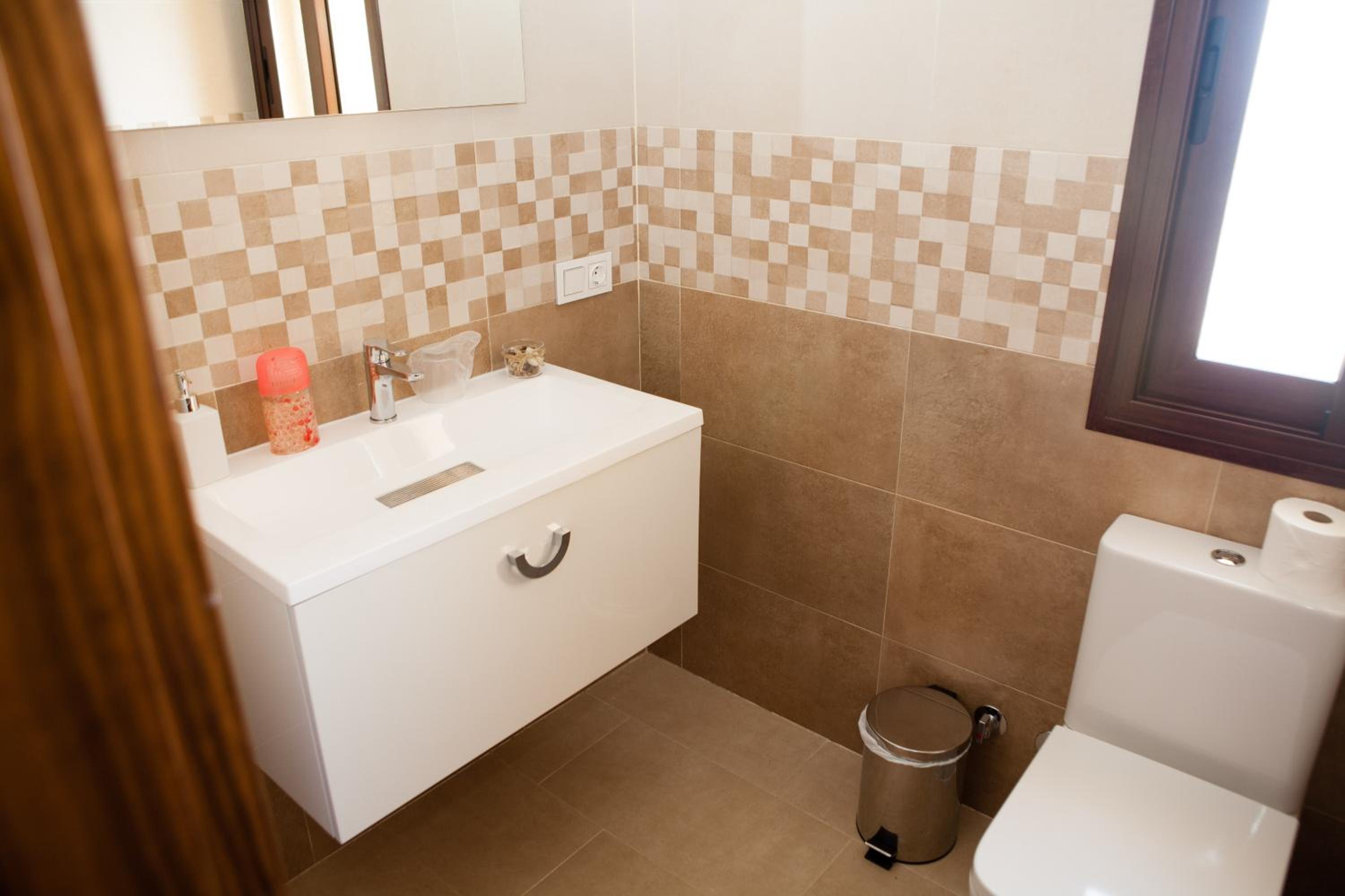 Three-Bedroom Townhouse - Photo 6