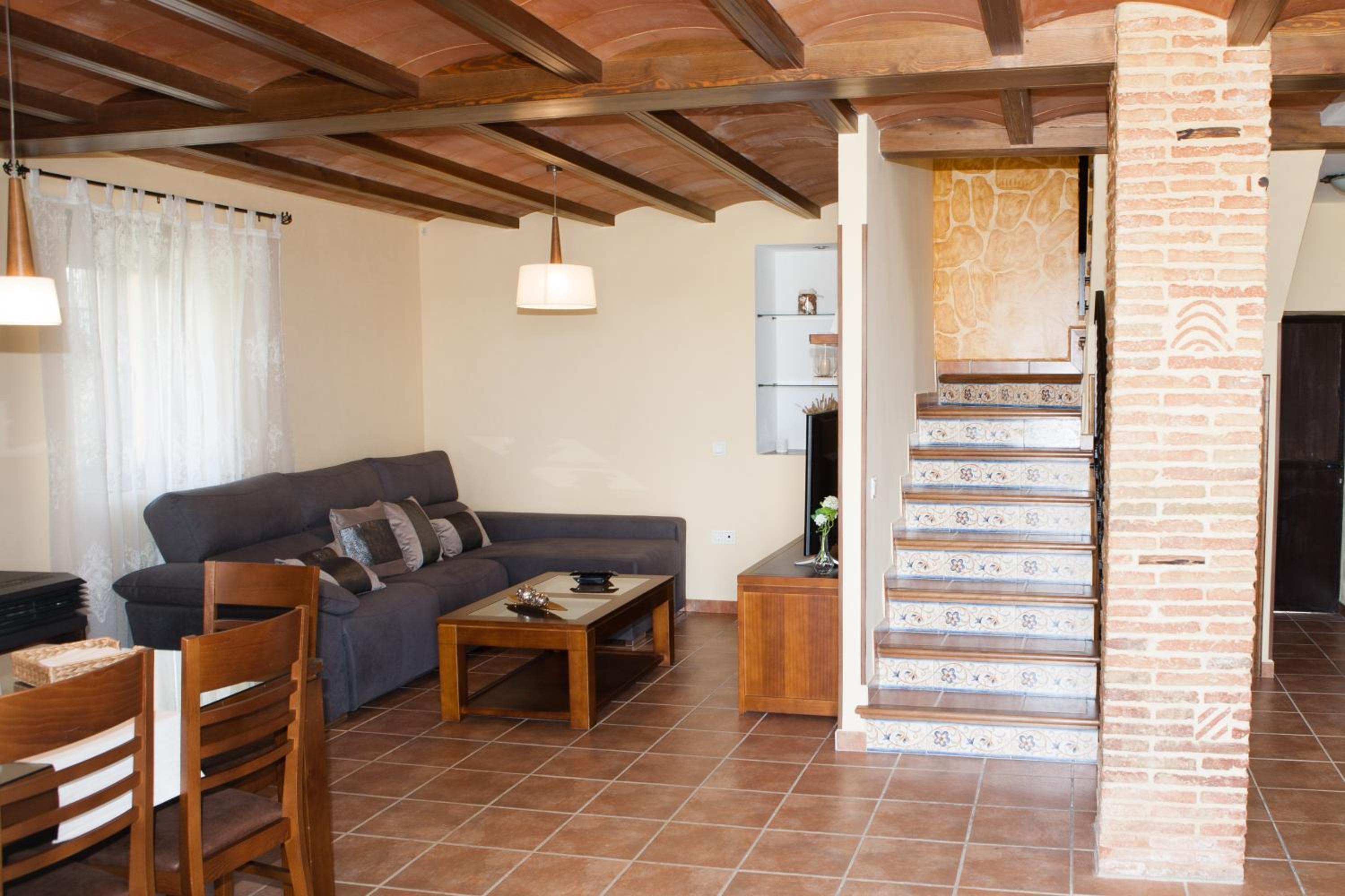 Three-Bedroom Townhouse - Photo 2