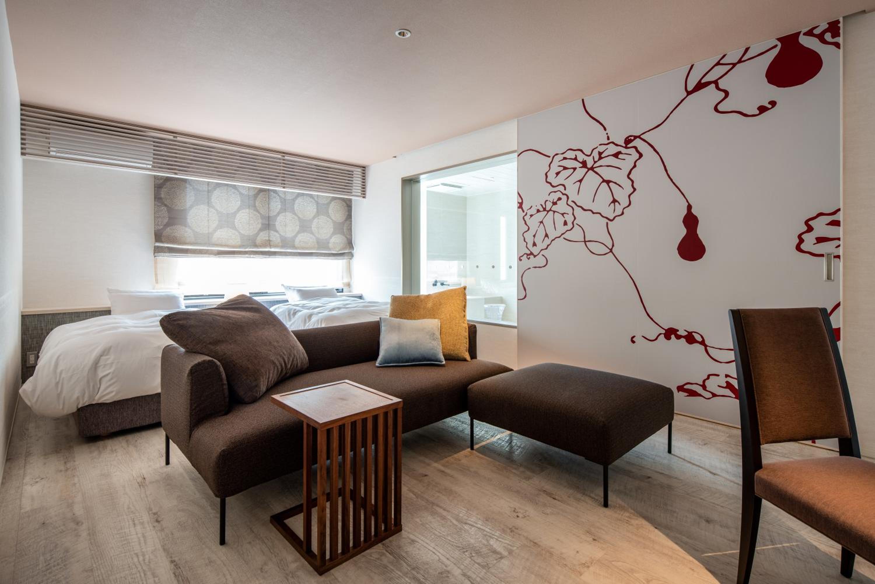 Suite - Photo 3
