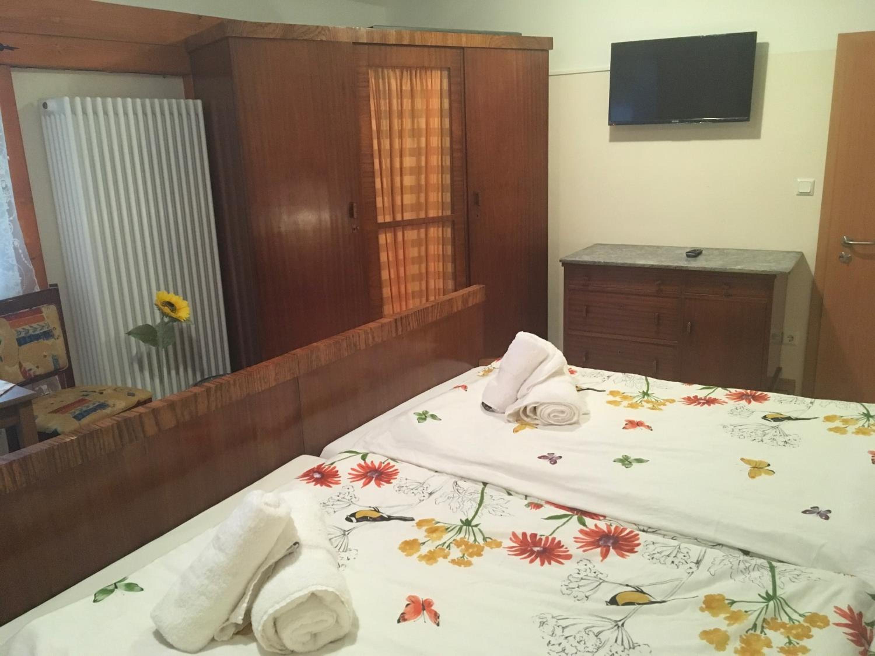Large Double Room photo 2
