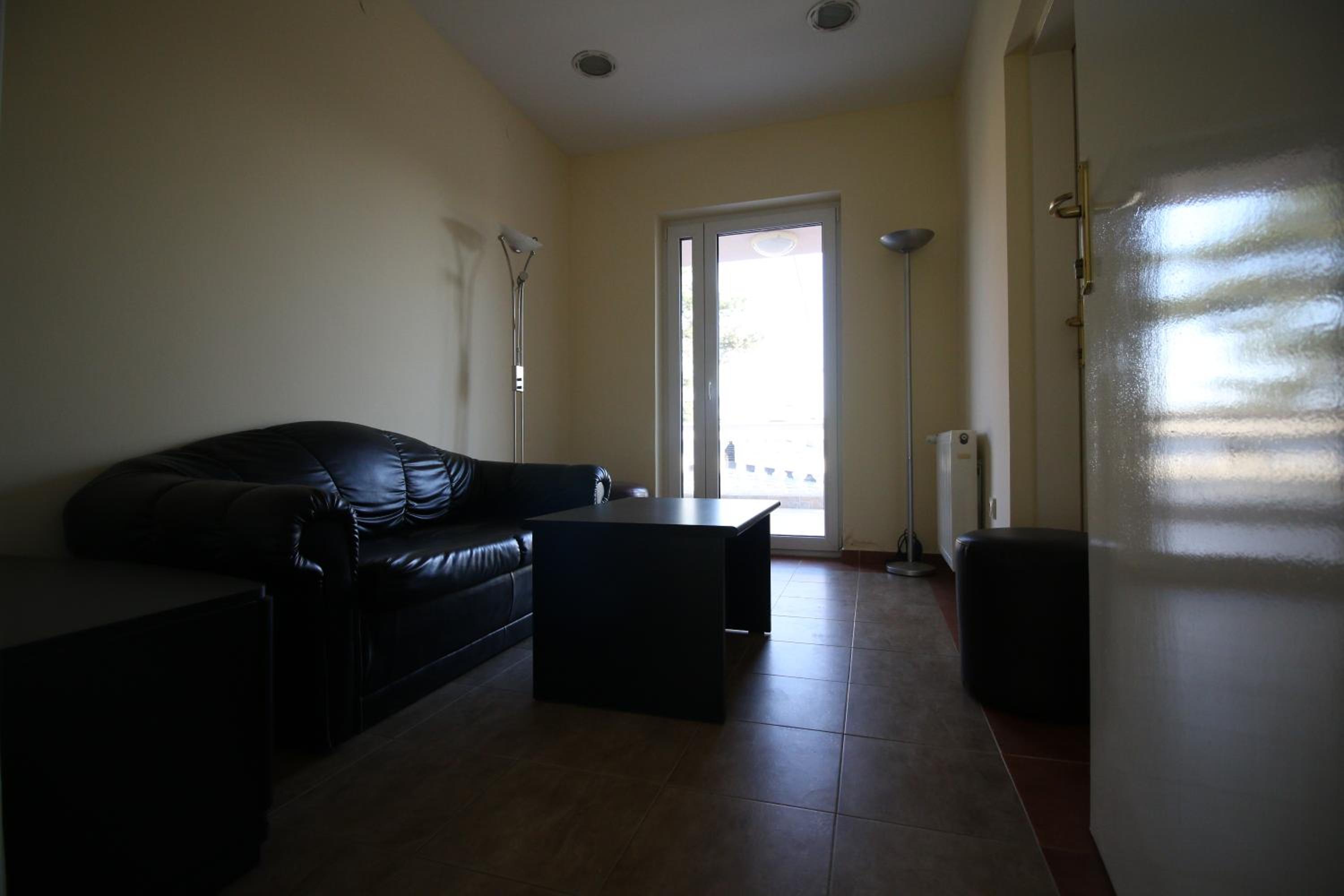 Single Room with Shared Bathroom photo 1