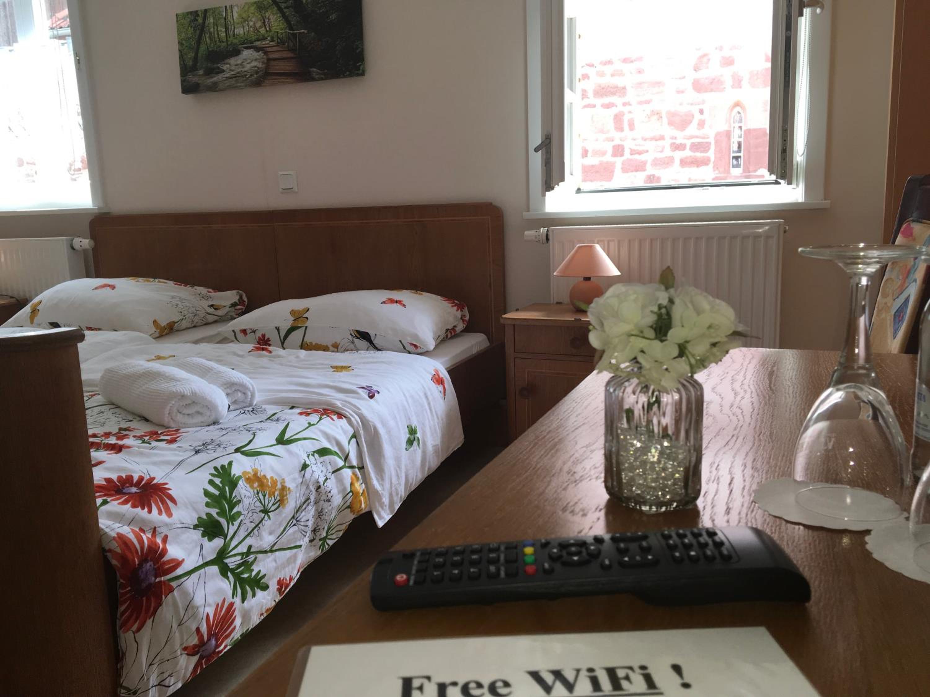 Small Double Room photo 1