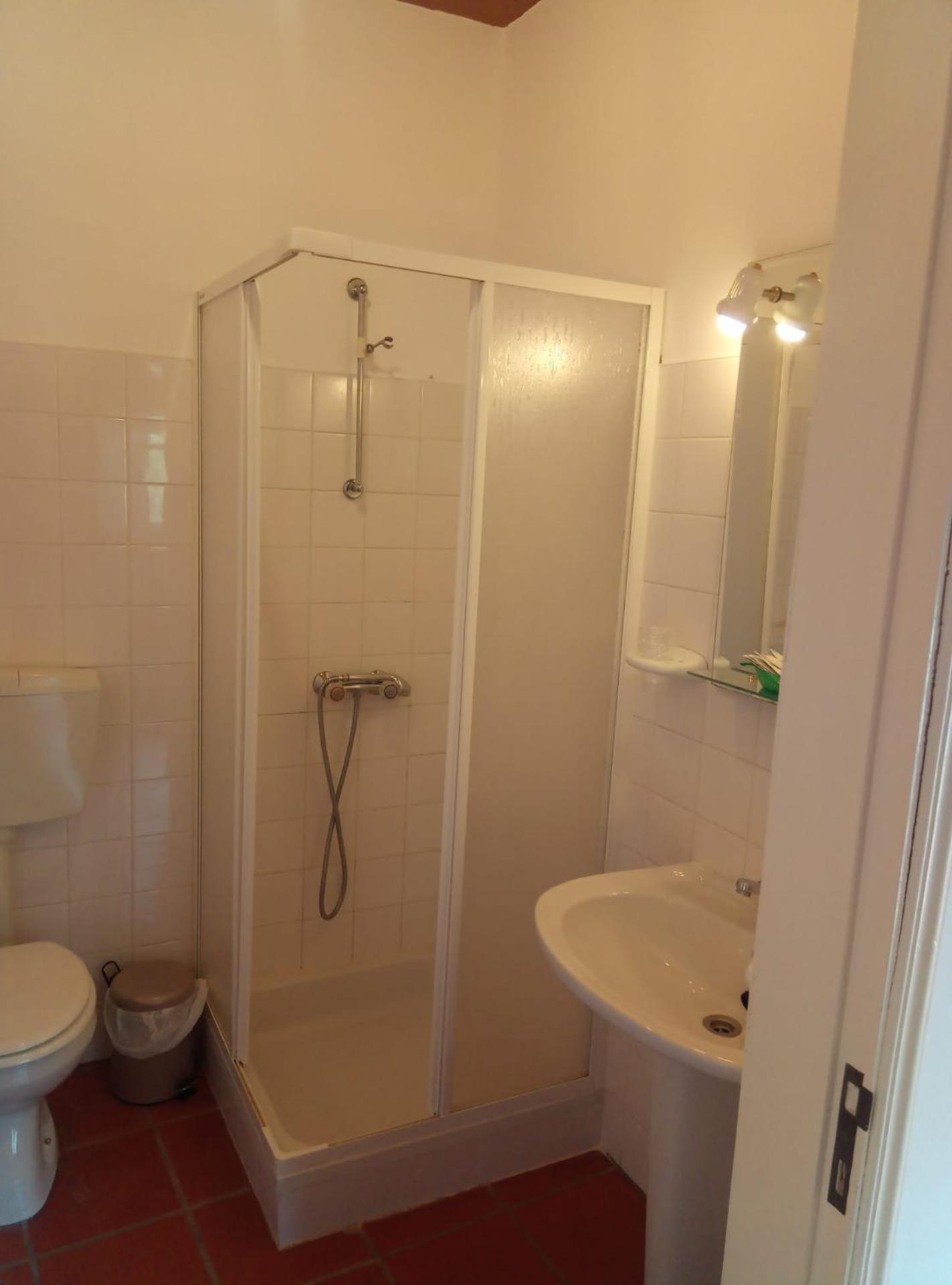 Double Room with Lake View - Photo 4