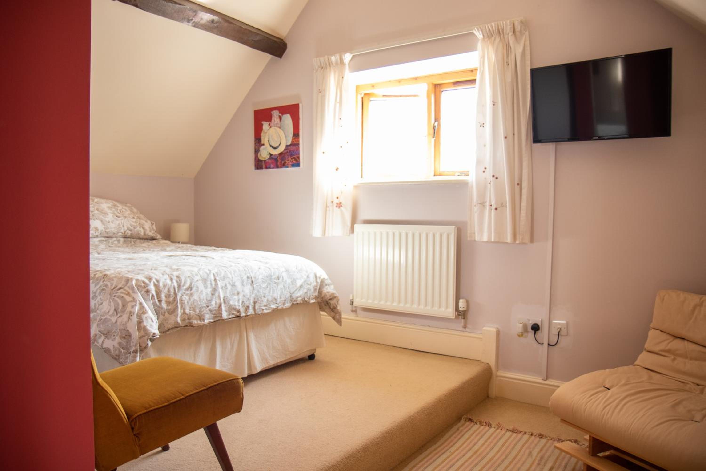 Deluxe Double Room (2 Adults + 1 Child) photo 1