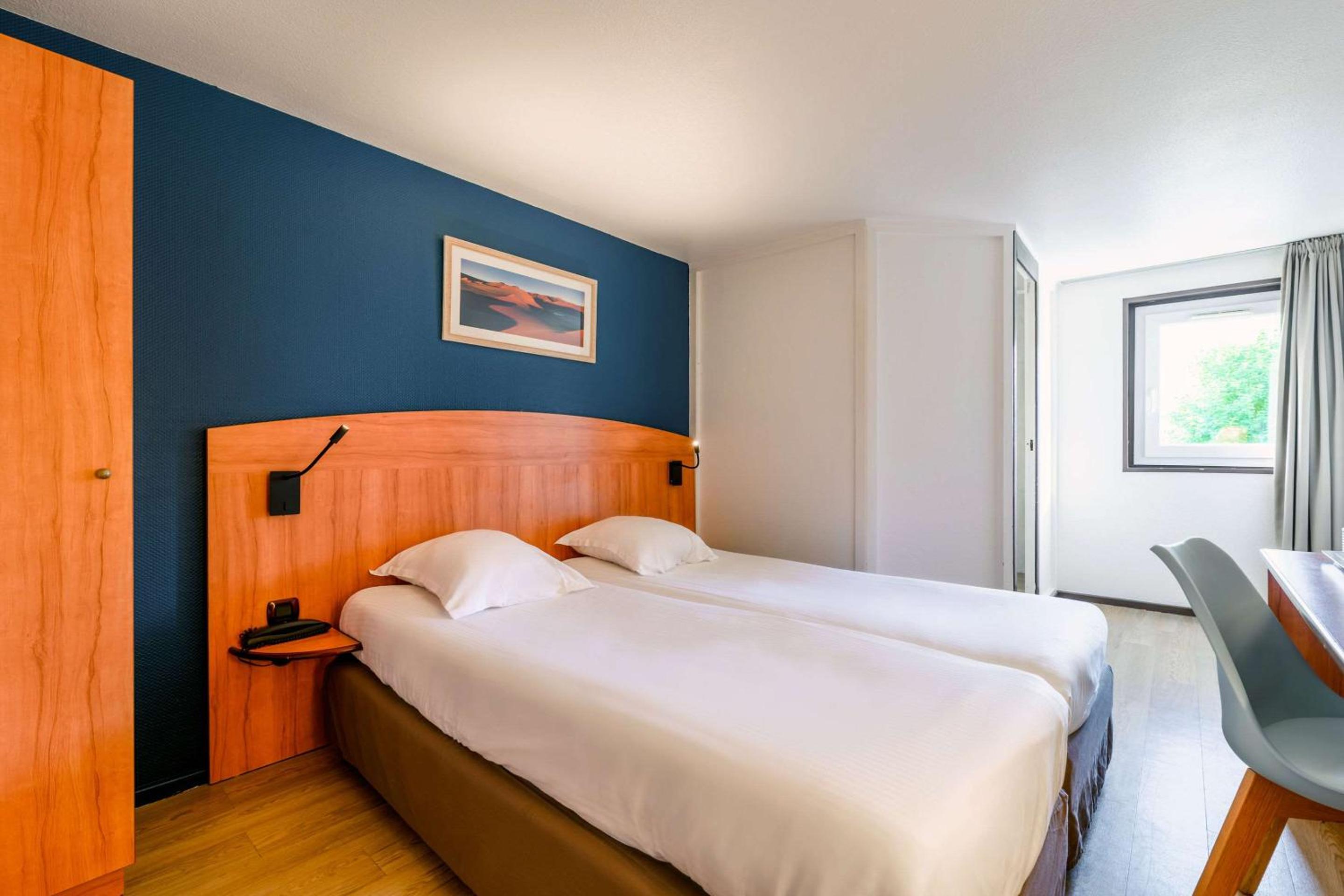 Twin Room - Photo 4