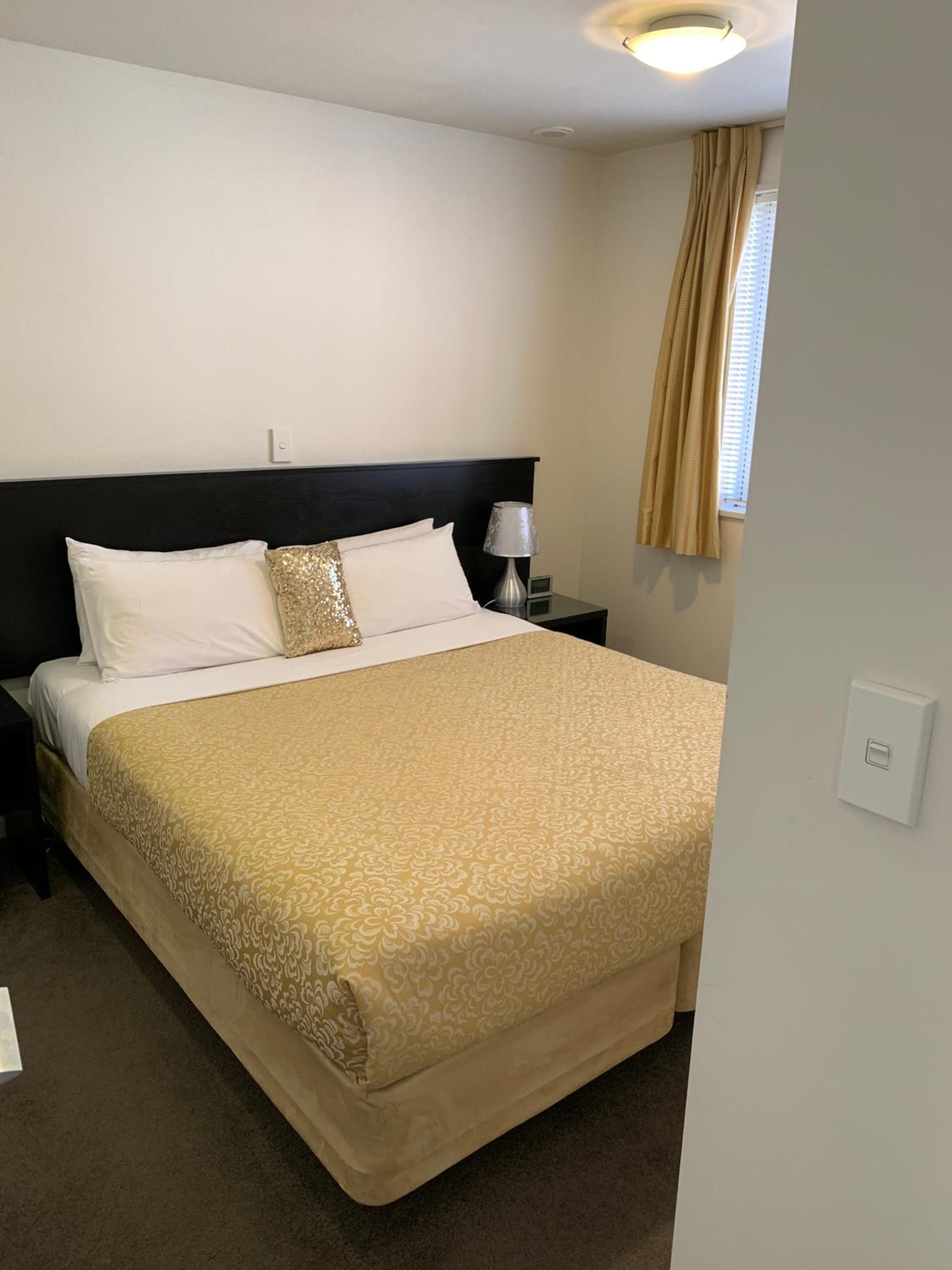 One-Bedroom Apartment - Photo 1