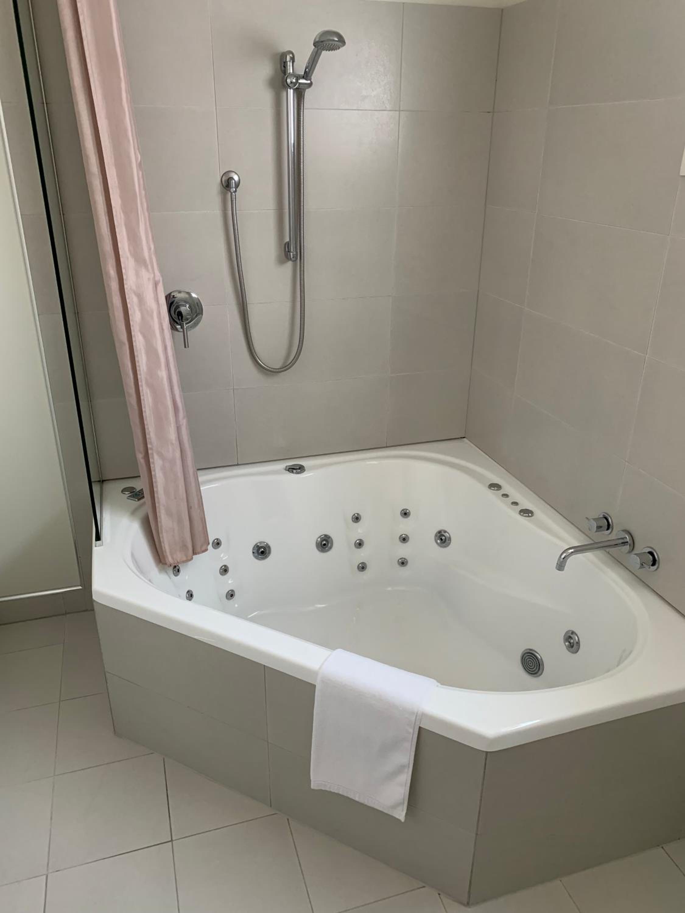 Deluxe Suite - Photo 2