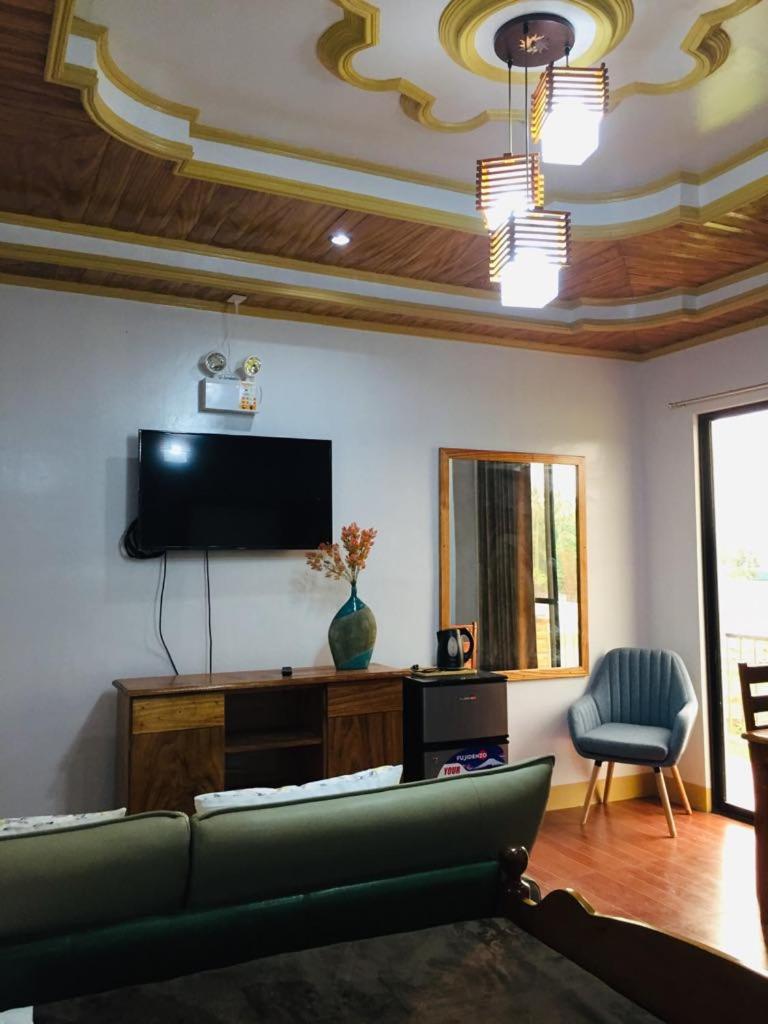 Family Suite with Balcony - Photo 54