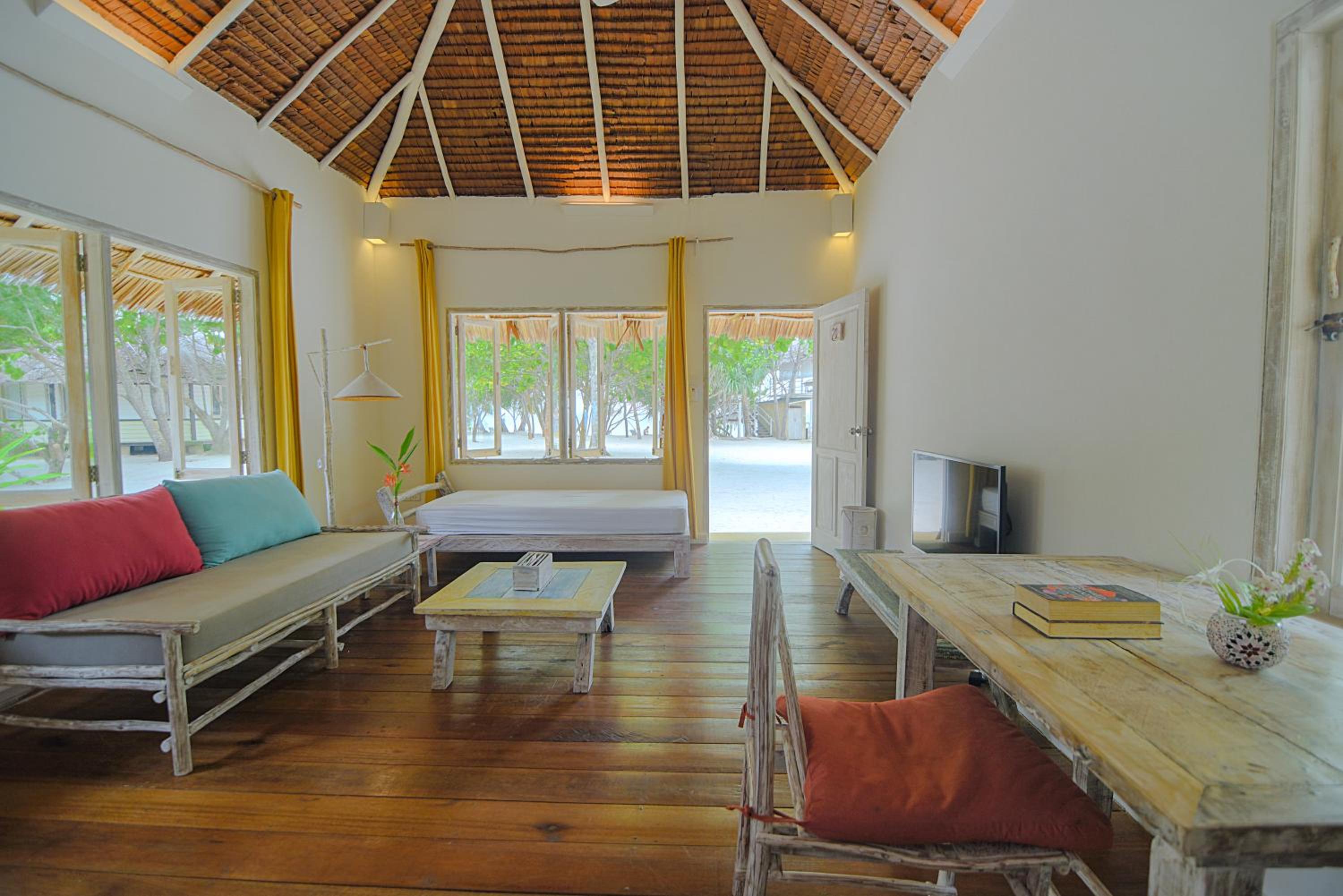 Villa - Beach Front - Photo 1