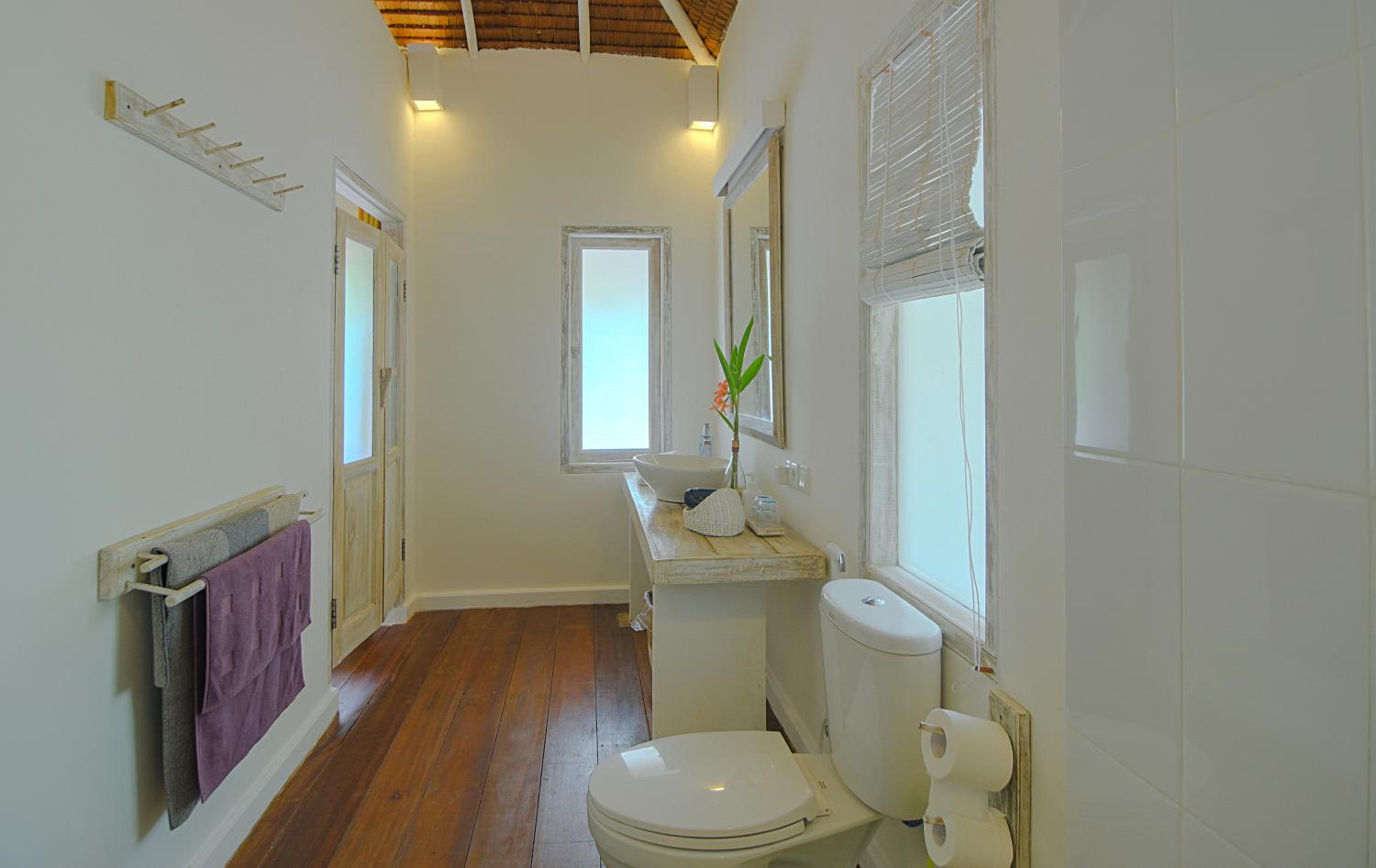 Villa - Beach Front - Photo 5