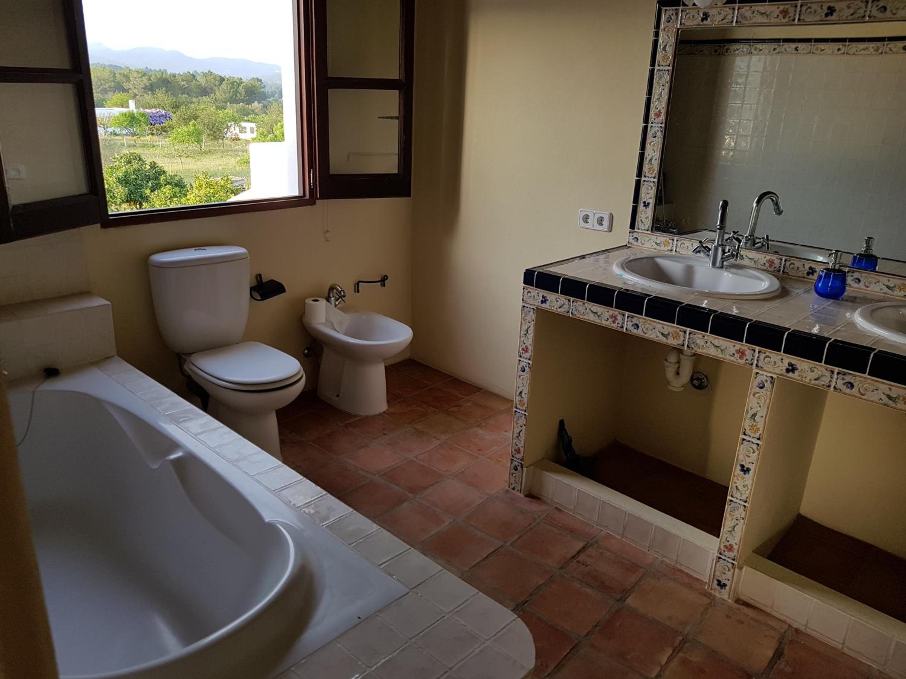 Double Room with Park View - Photo 3