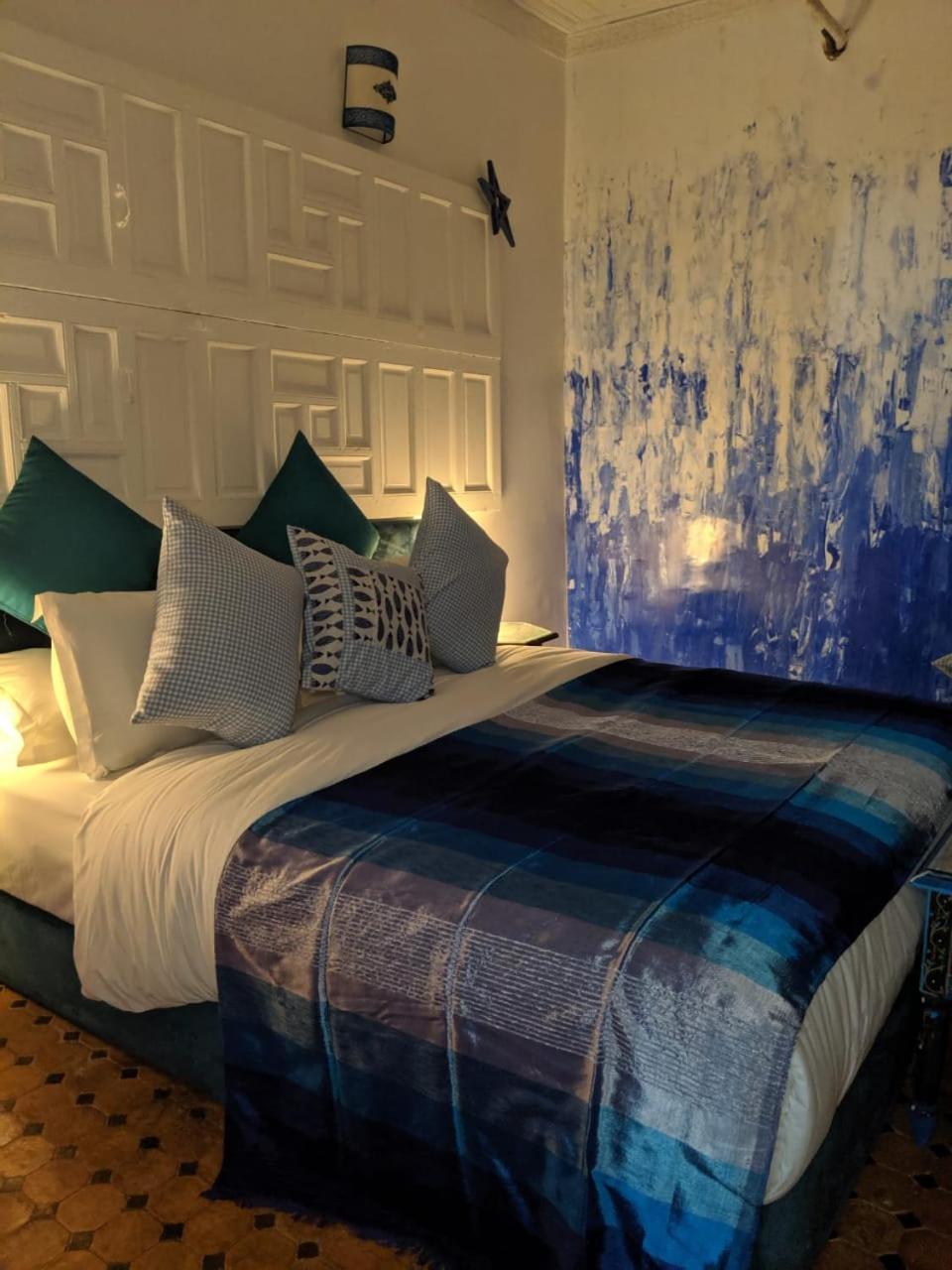 Deluxe Queen Suite
