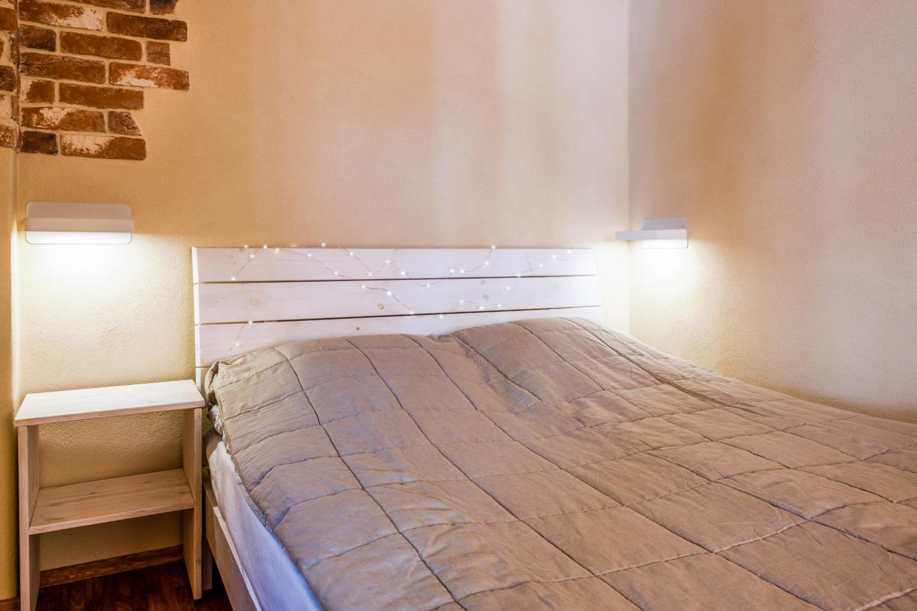 One-Bedroom Apartment - Photo 1