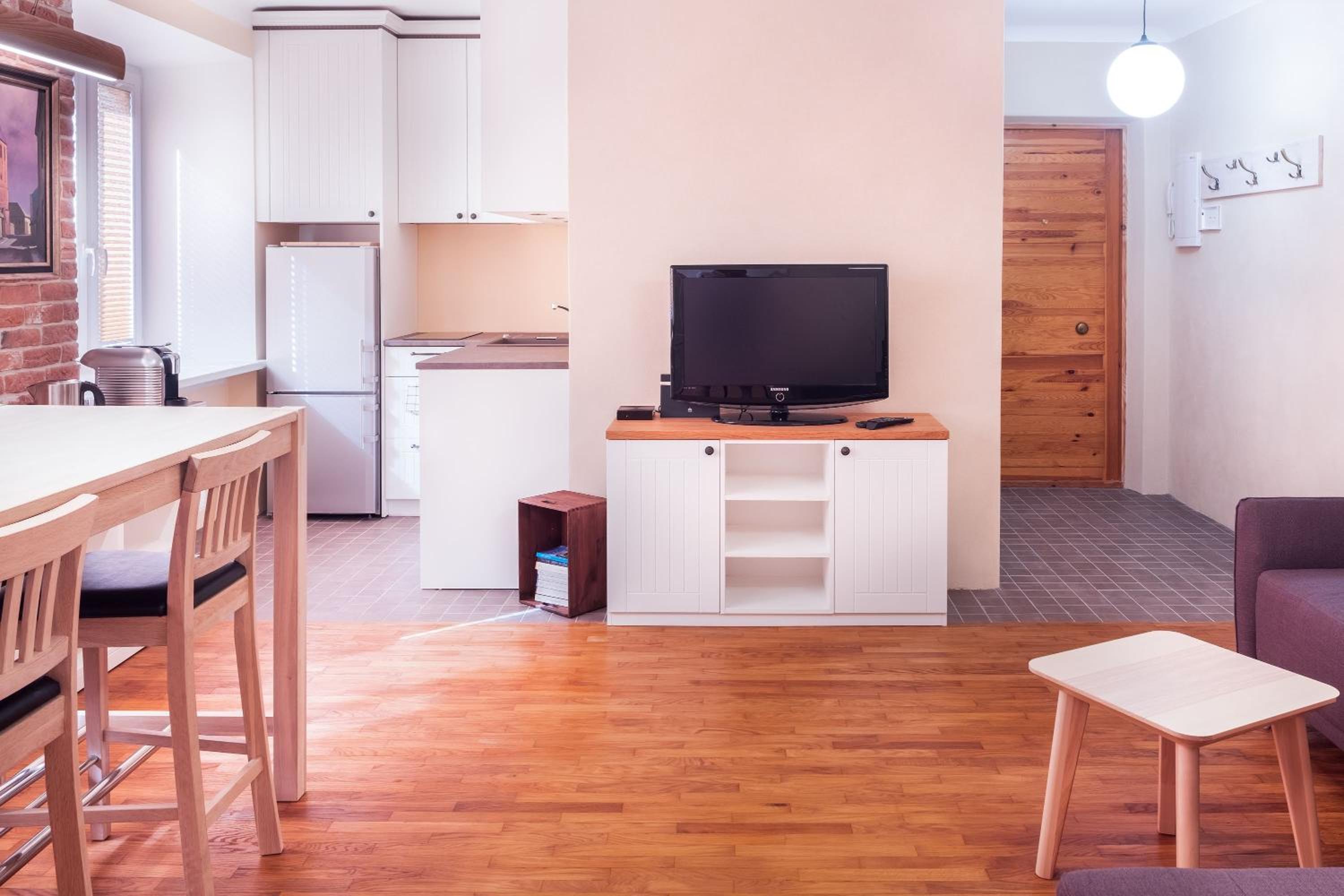 One-Bedroom Apartment - Photo 14