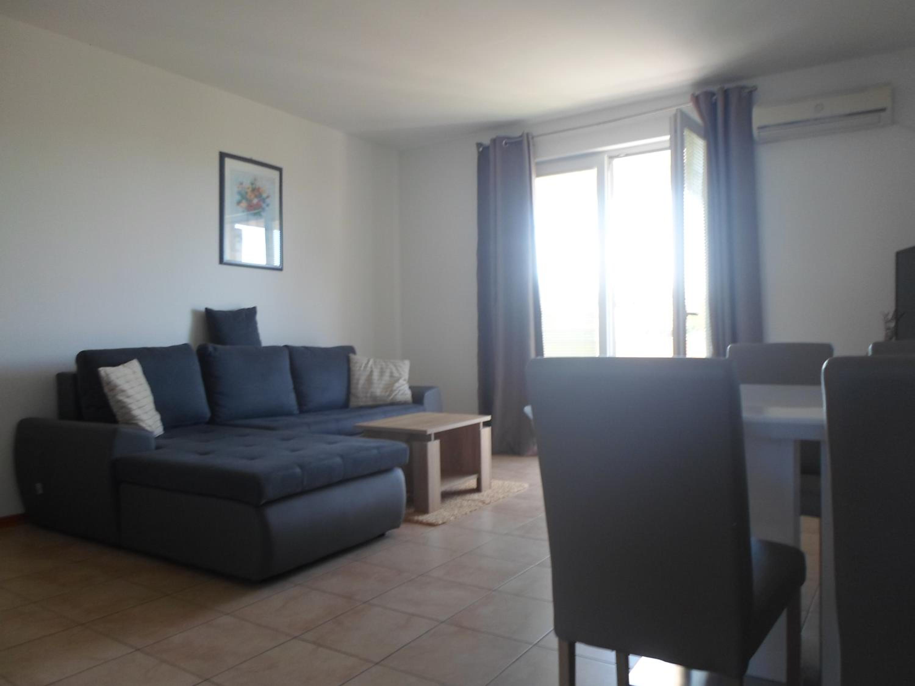 One-Bedroom Apartment with Balcony photo 3