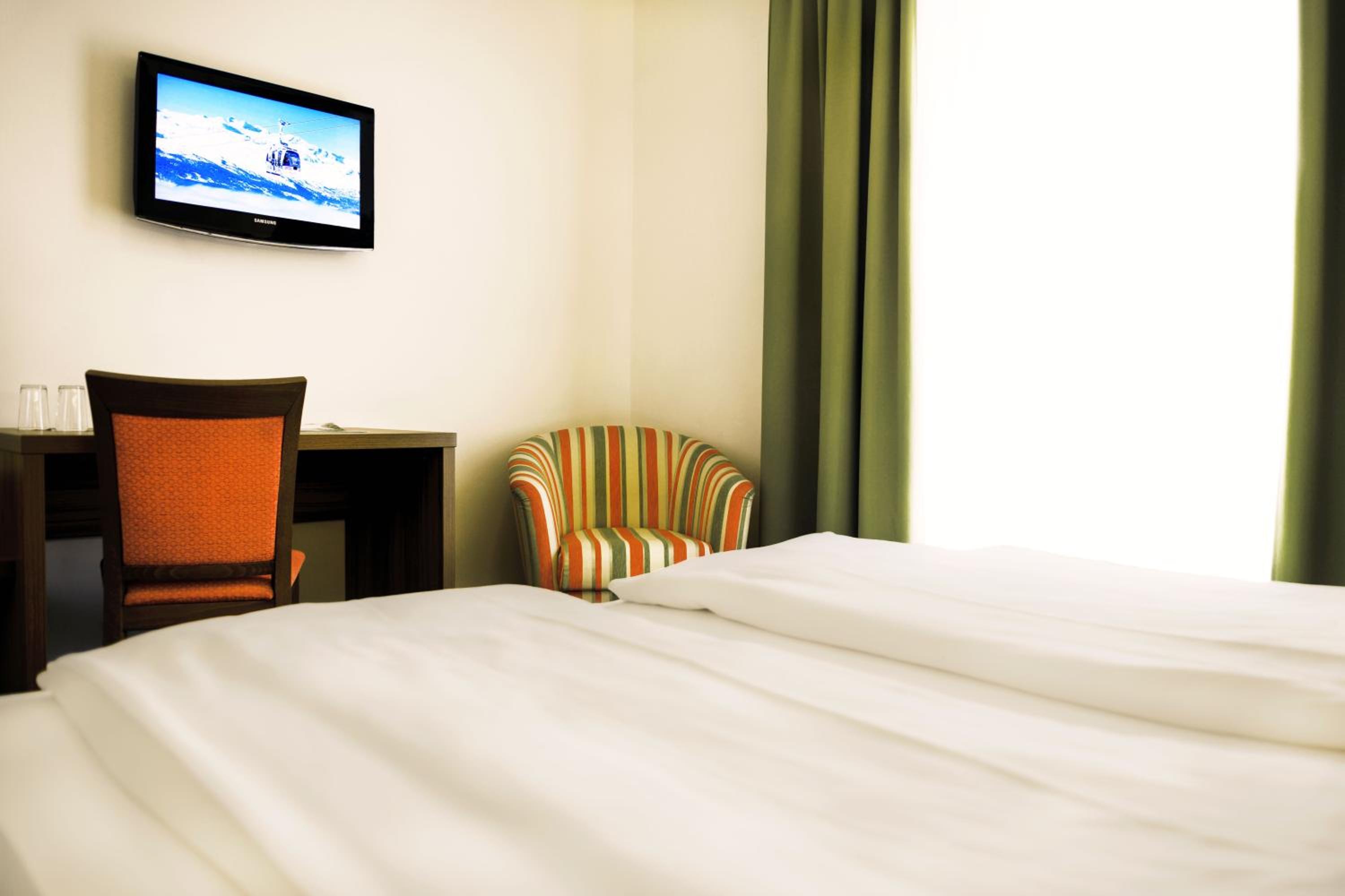 Standard Double Room - Photo 1