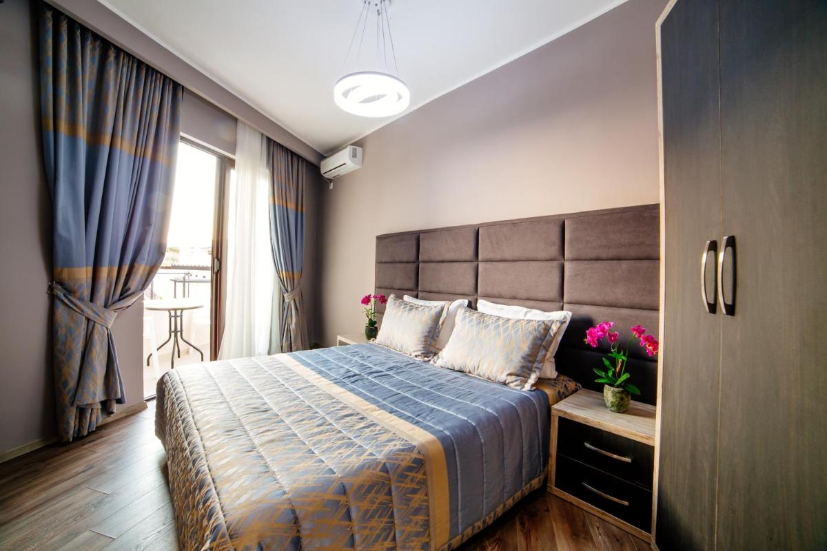 Double Room with Pool View