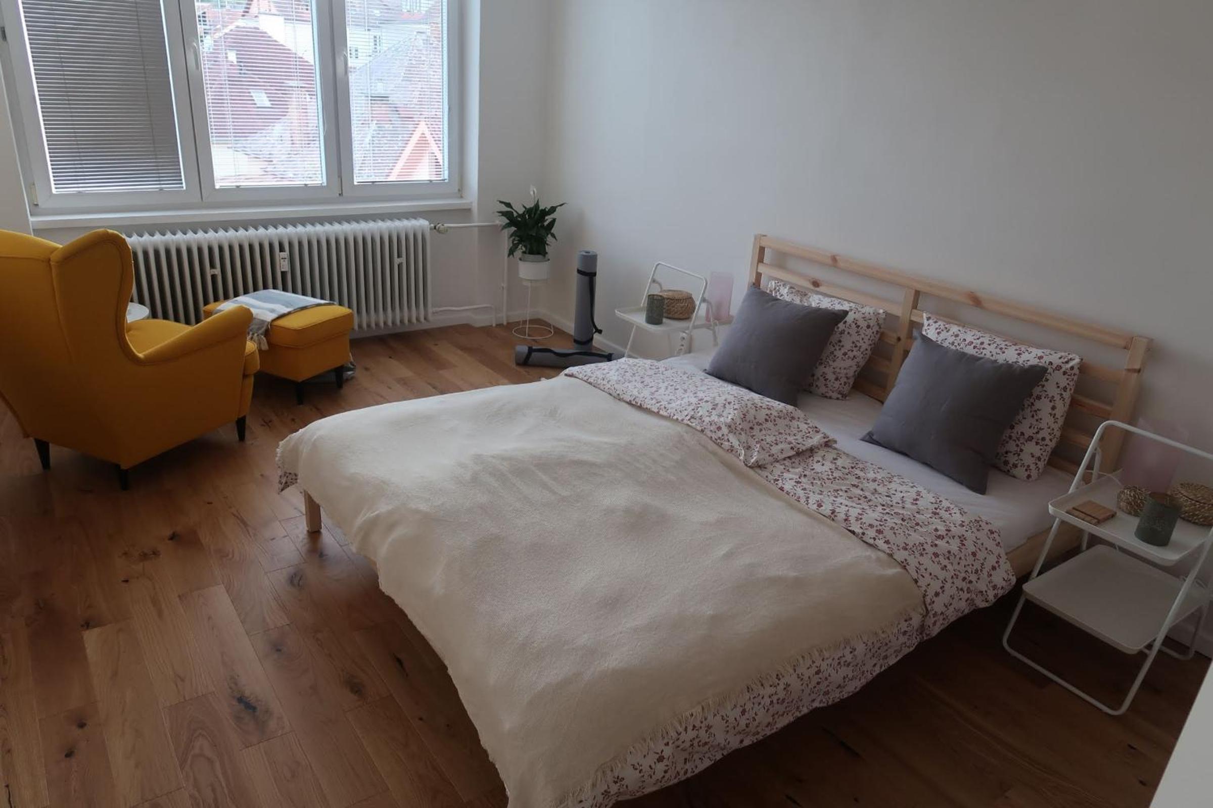 One-Bedroom Apartment photo 1