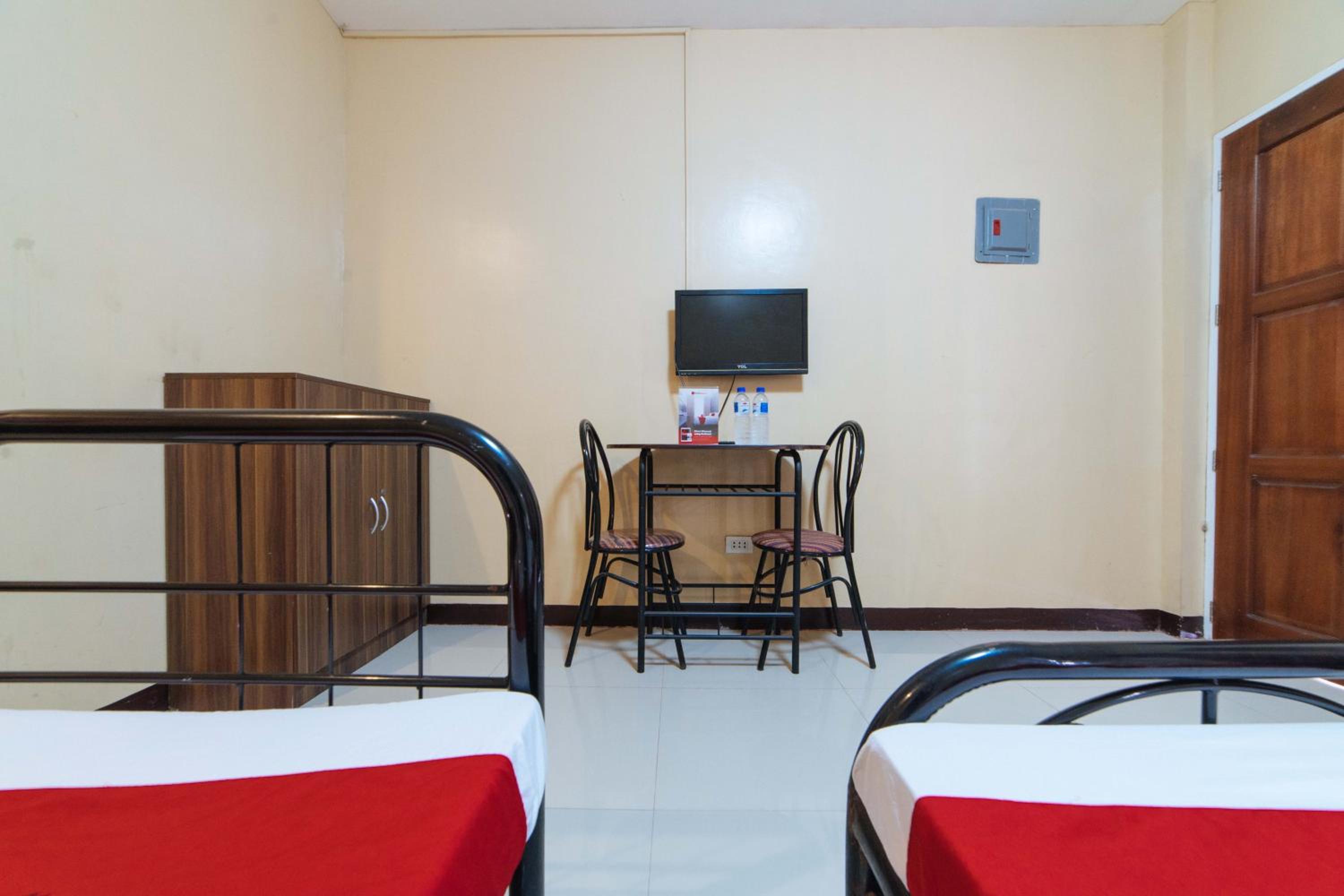 Standard Twin Room - Photo 1