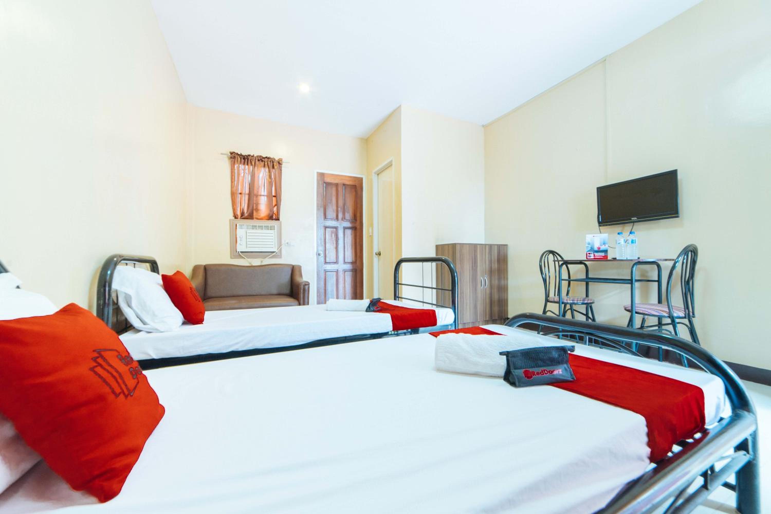 Standard Twin Room - Photo 4