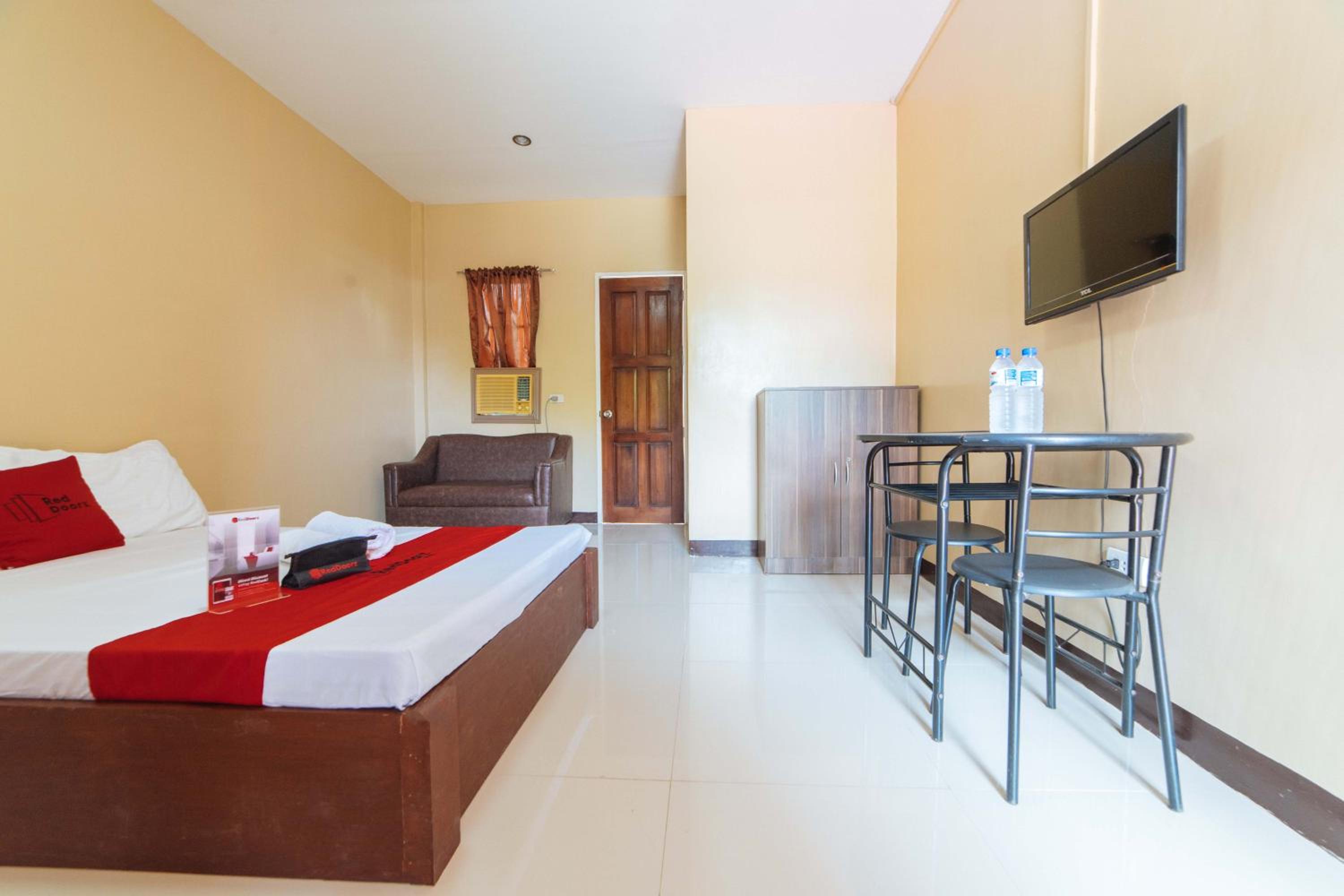 Double Room - Photo 6