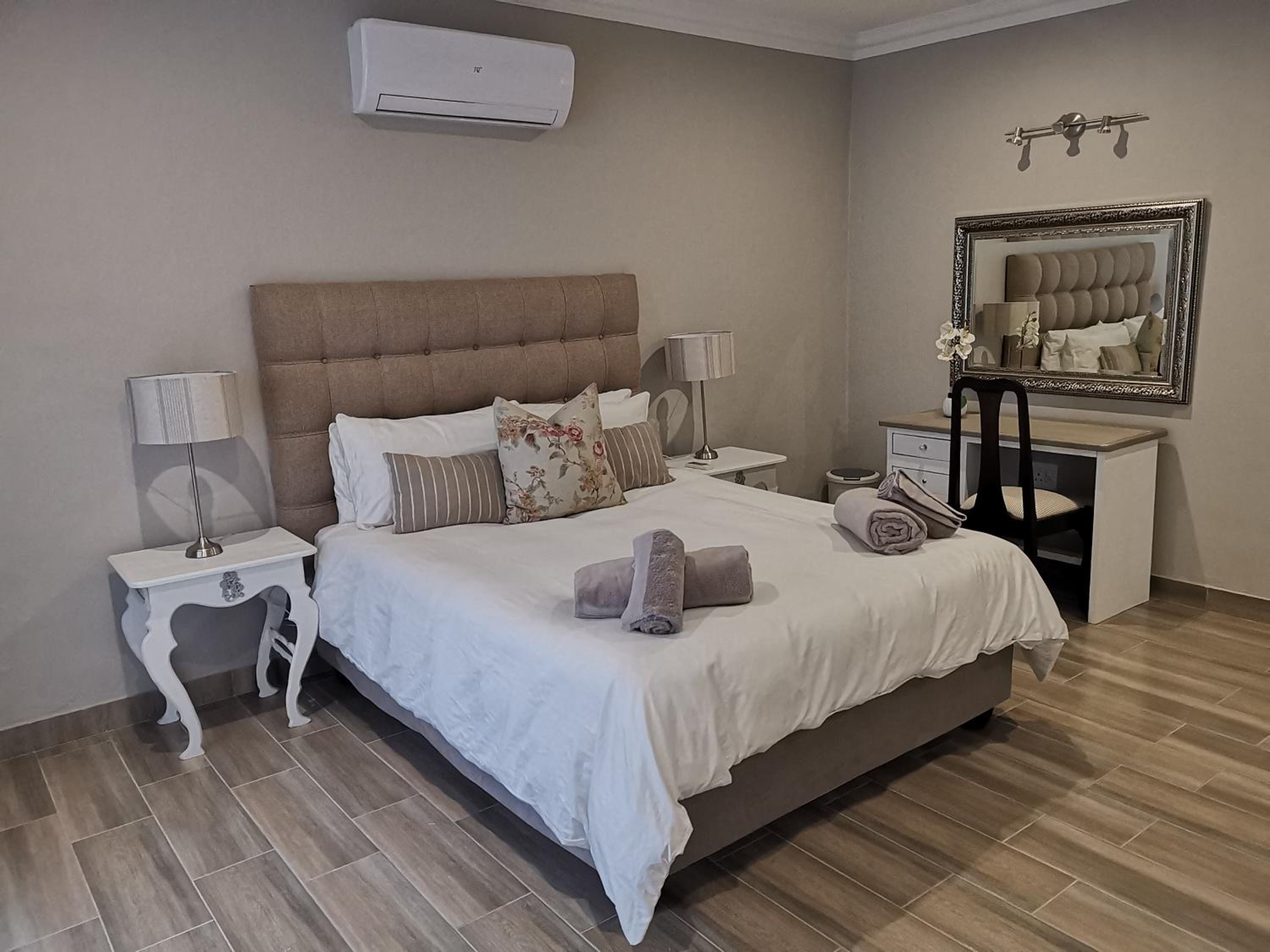 Superior Queen Room - Photo 12