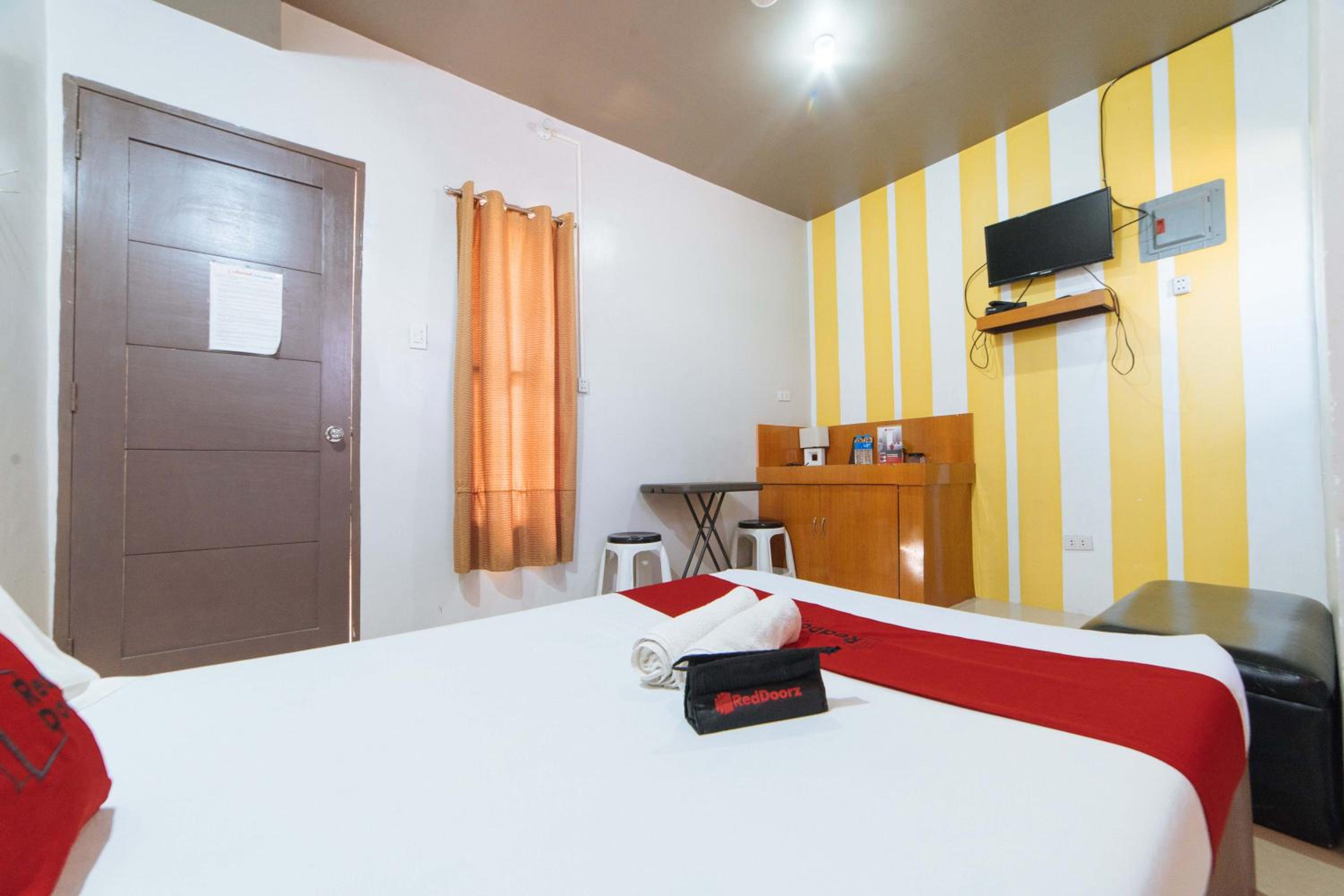 Deluxe Room - Photo 2