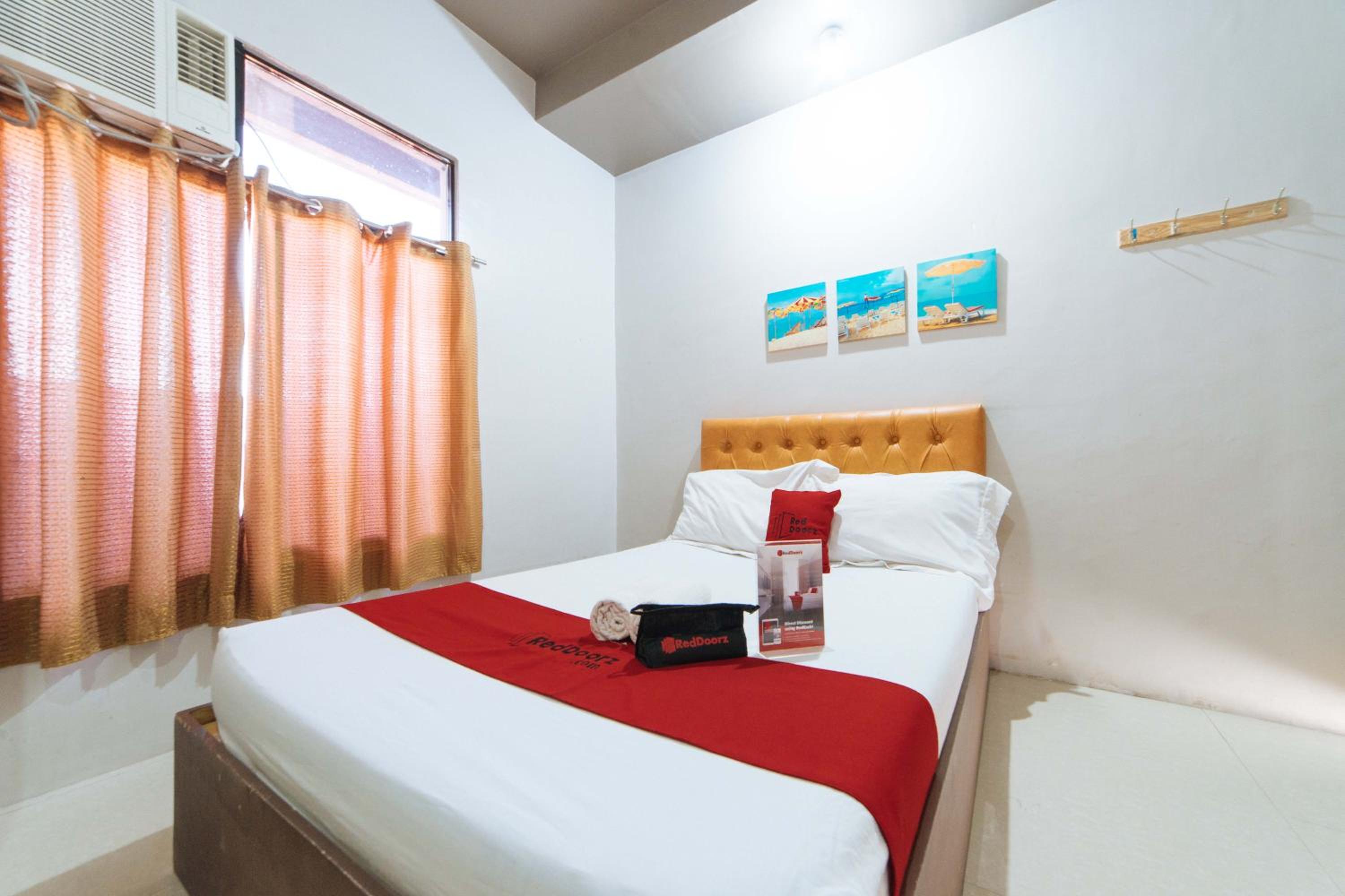 Deluxe Room - Photo 5