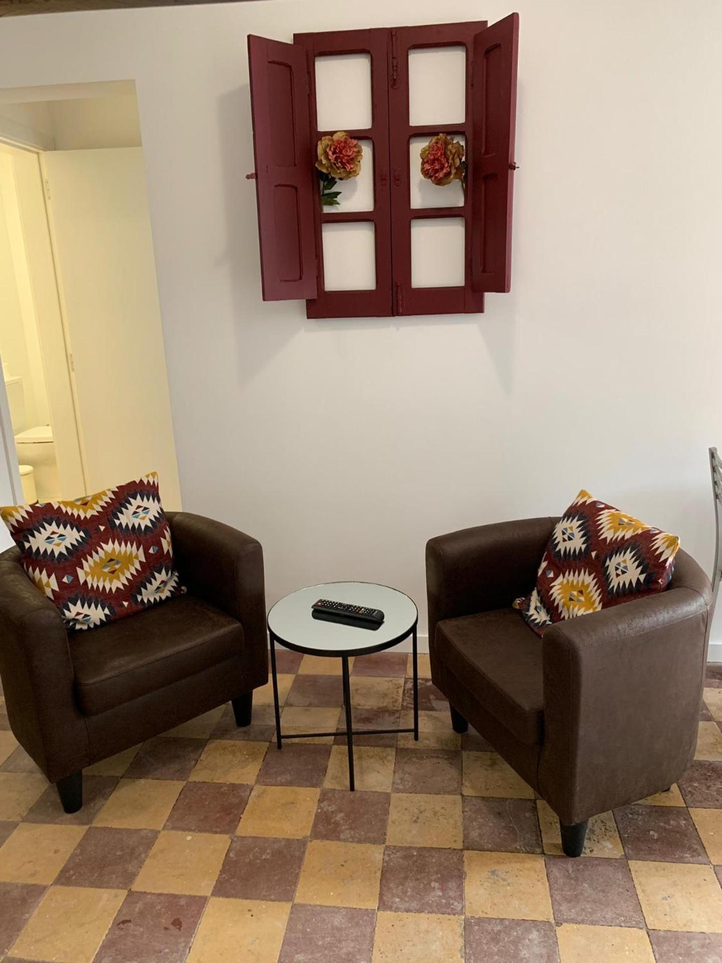 Two-Bedroom Apartment - Photo 2