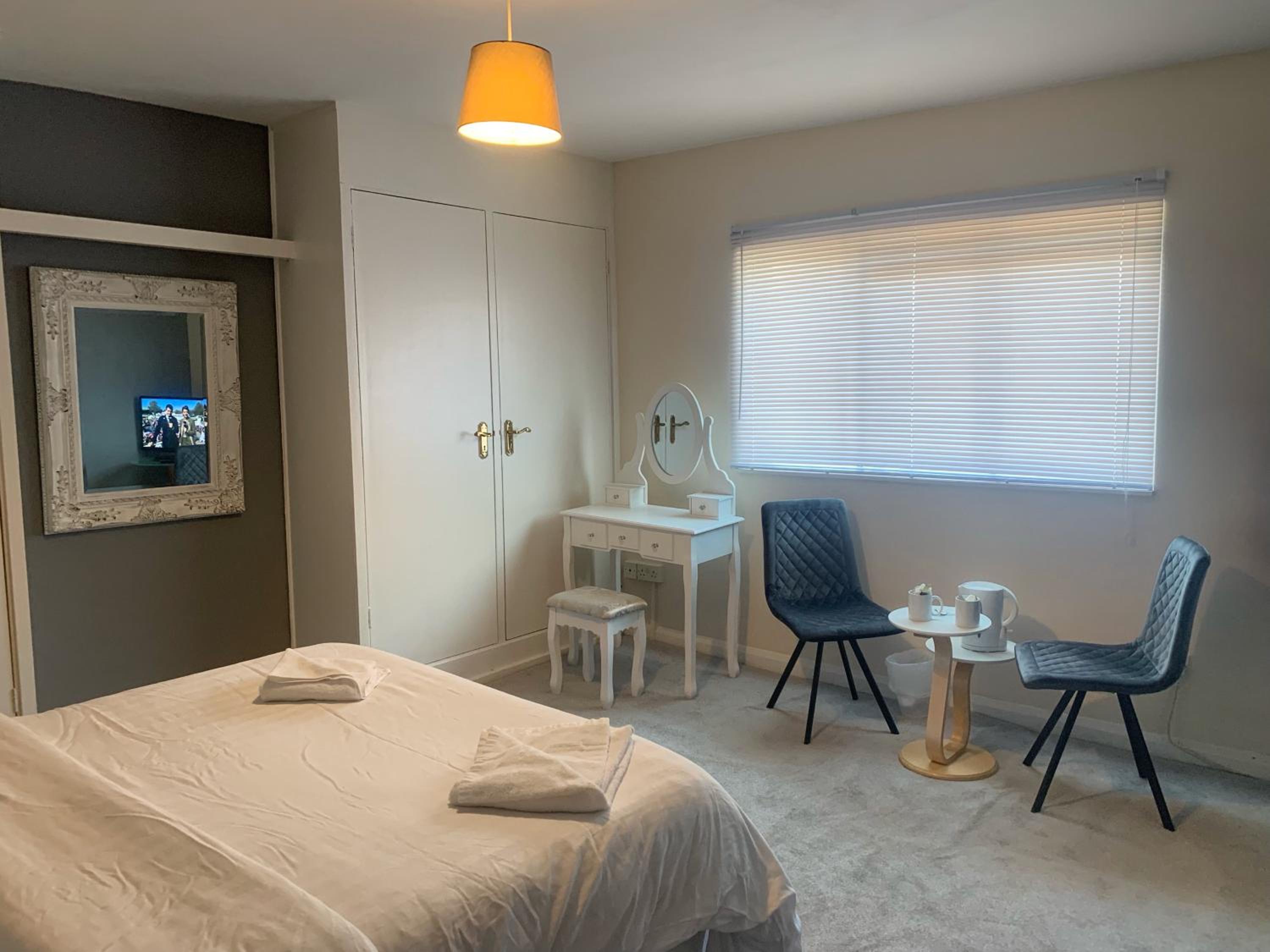 Deluxe King Room - Photo 16