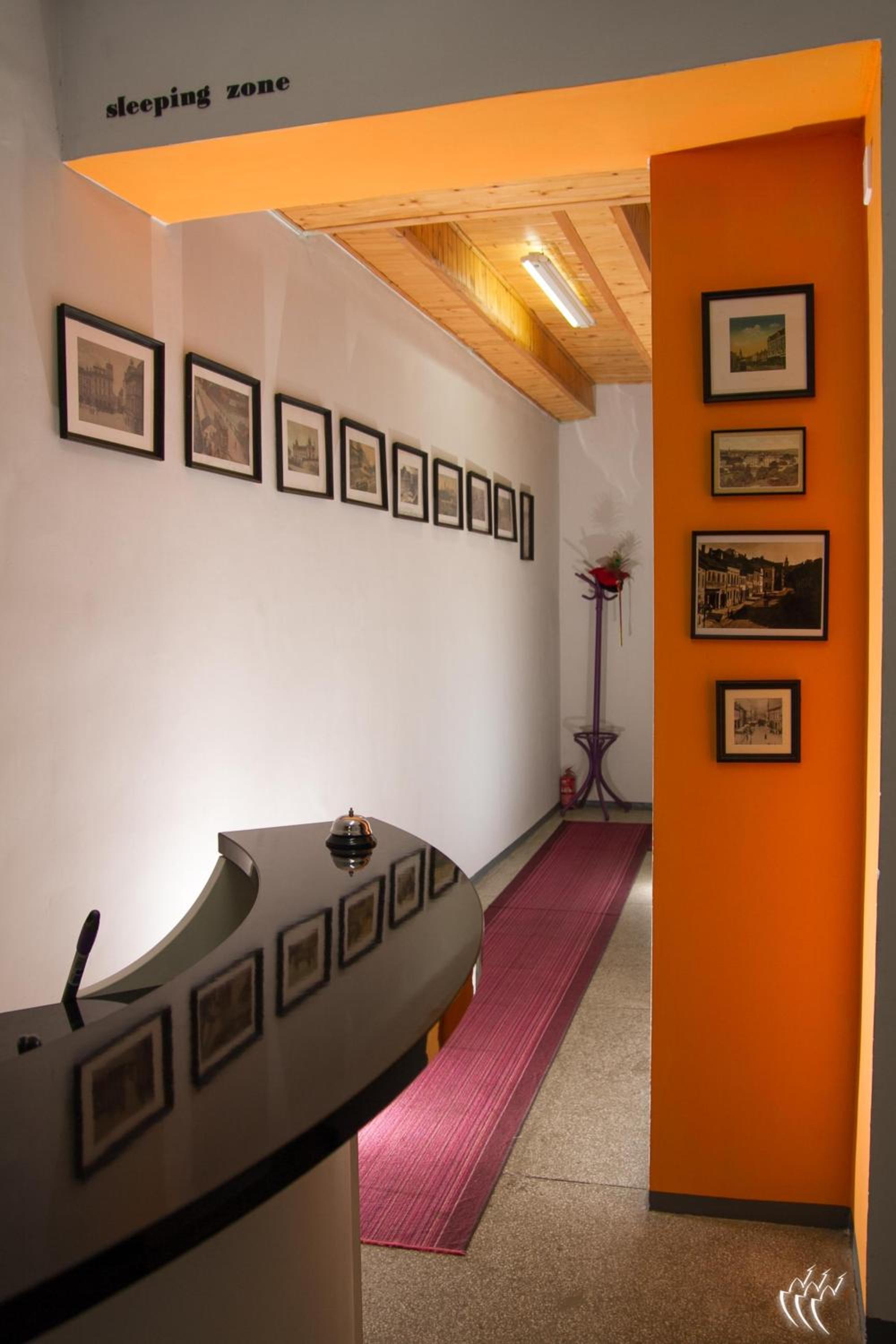 Double or Twin Room with External Bathroom - Photo 6