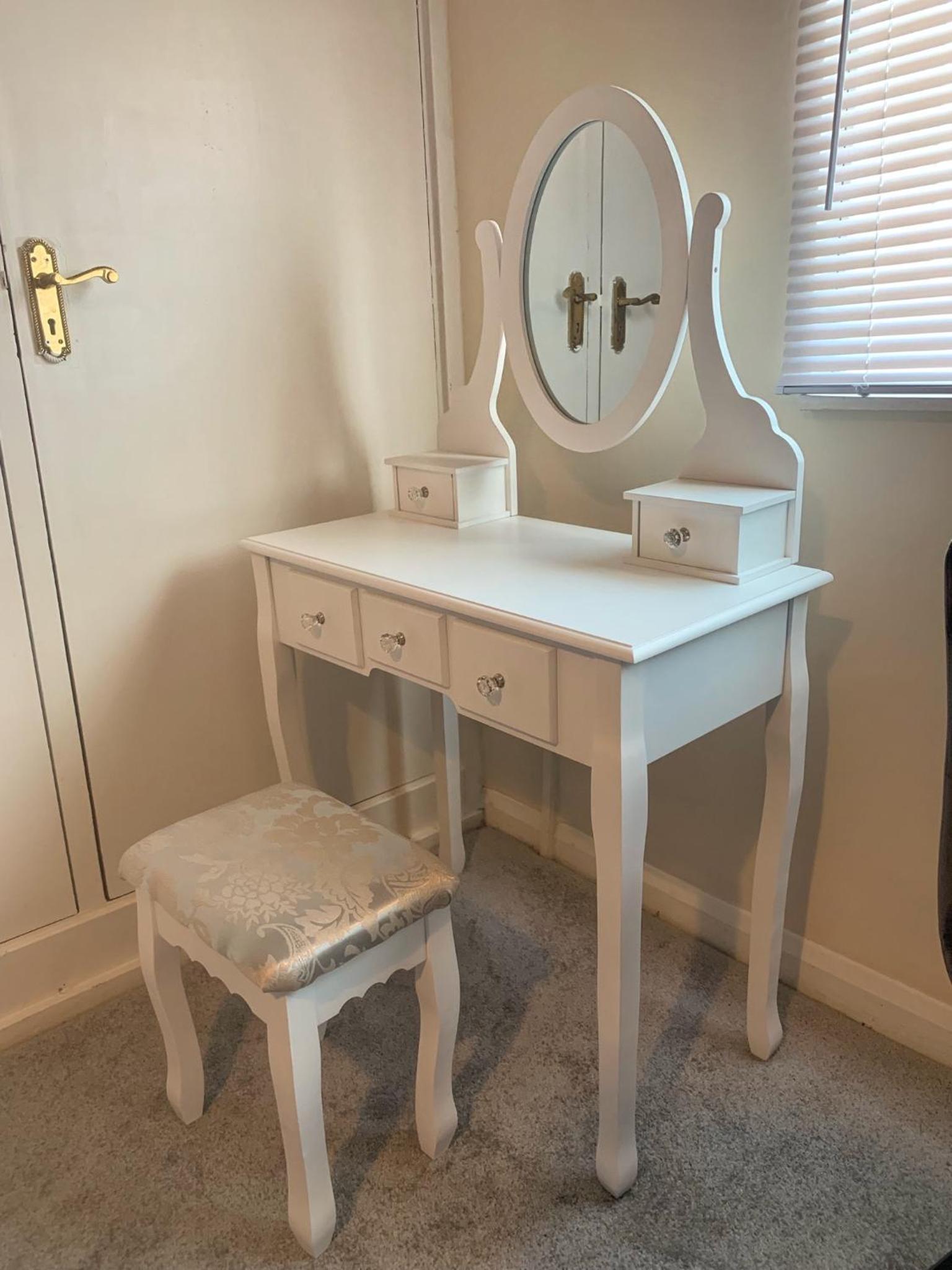Deluxe King Room - Photo 2