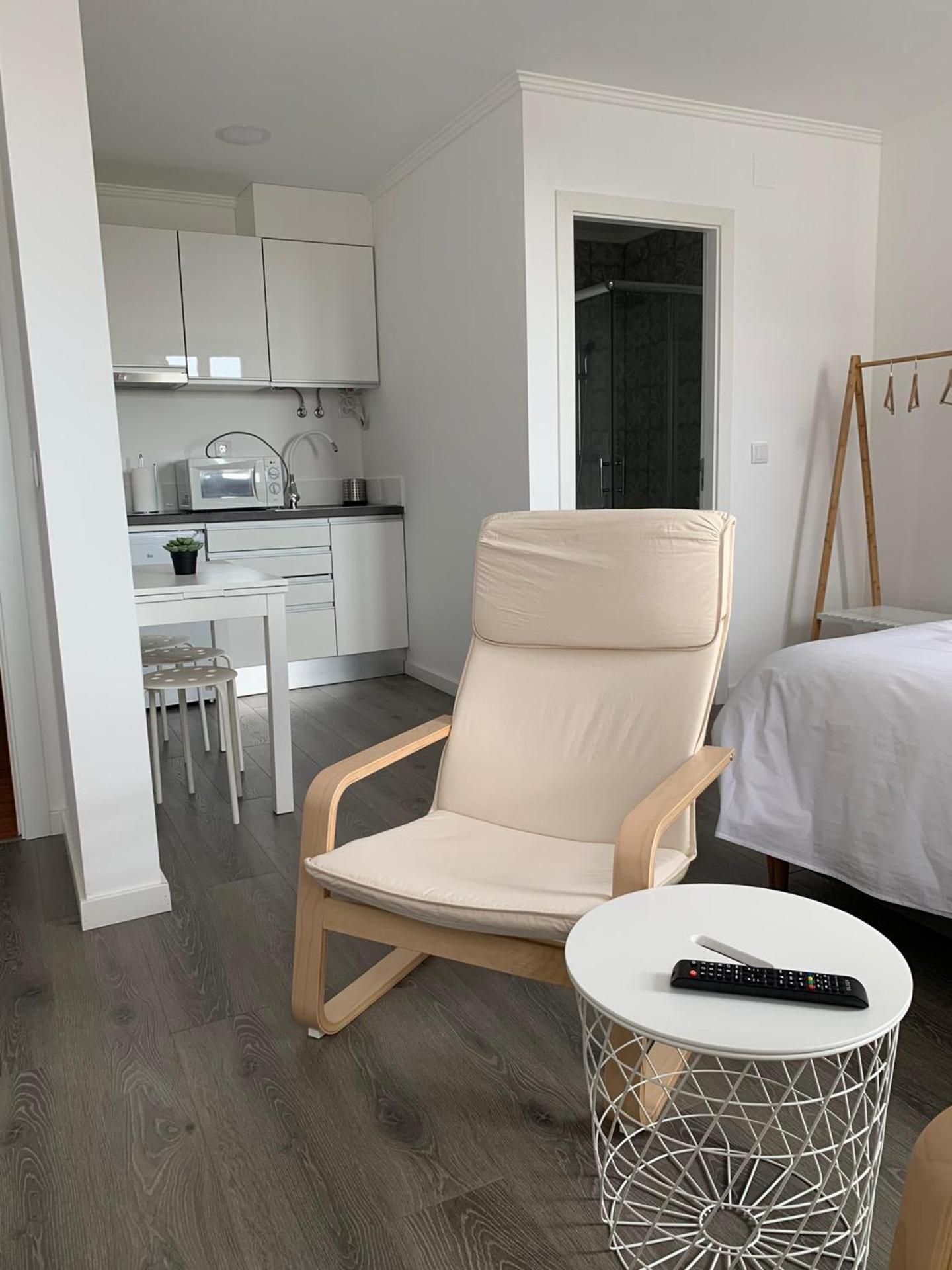Studio Apartment - Photo 8