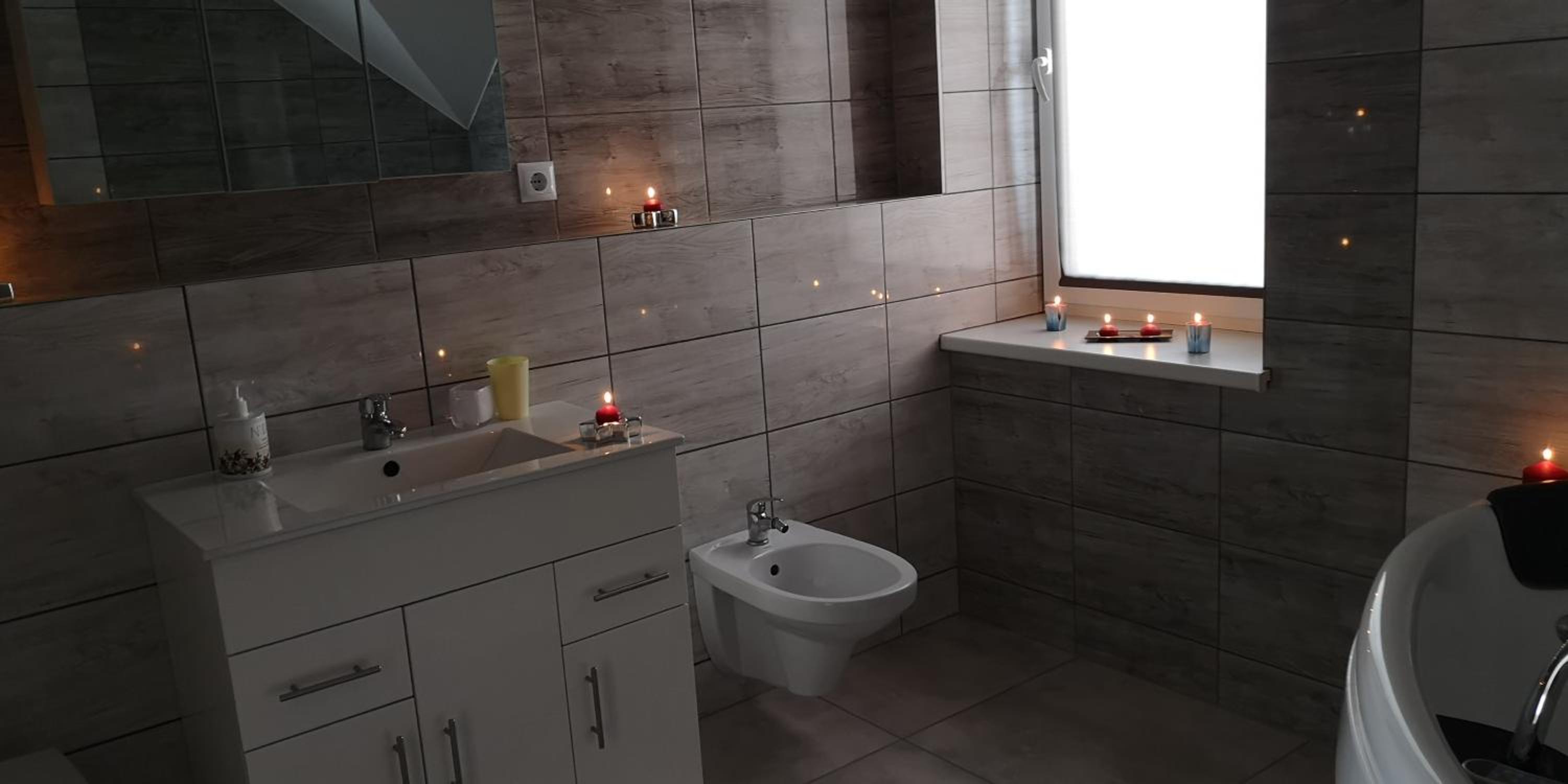 One-Bedroom Apartment - Photo 9