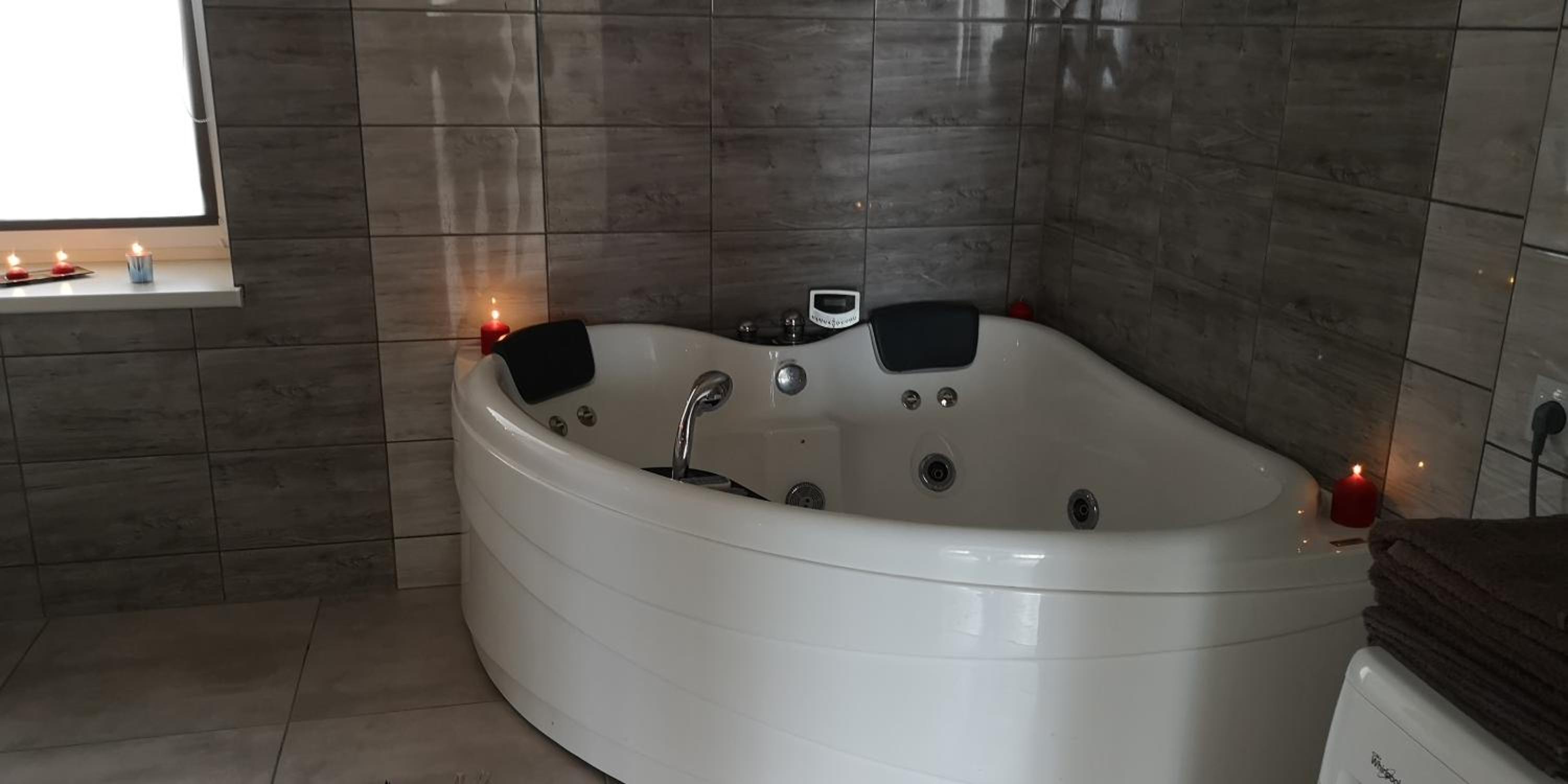 One-Bedroom Apartment - Photo 10