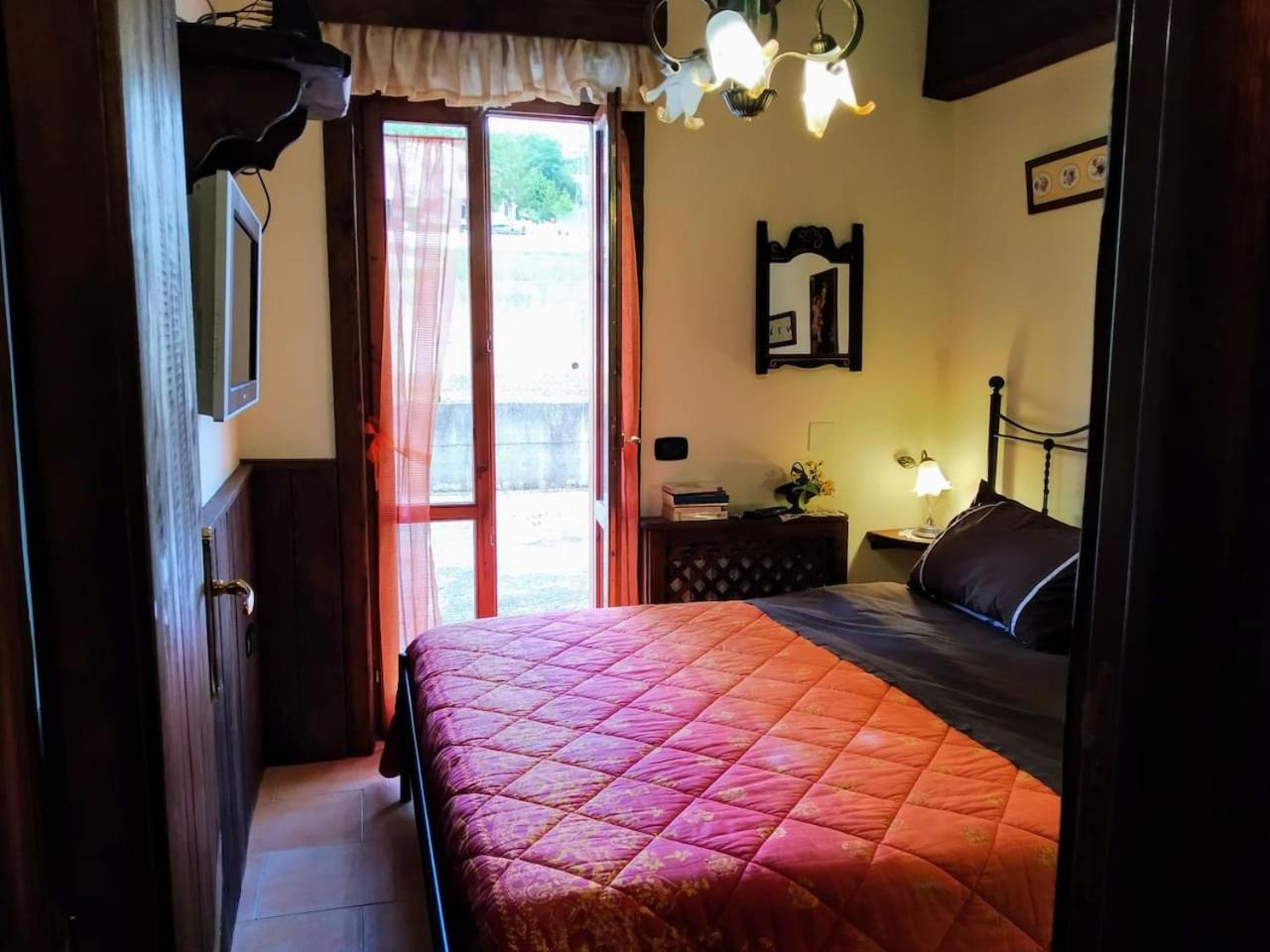 One-Bedroom Apartment with Garden - Photo 7