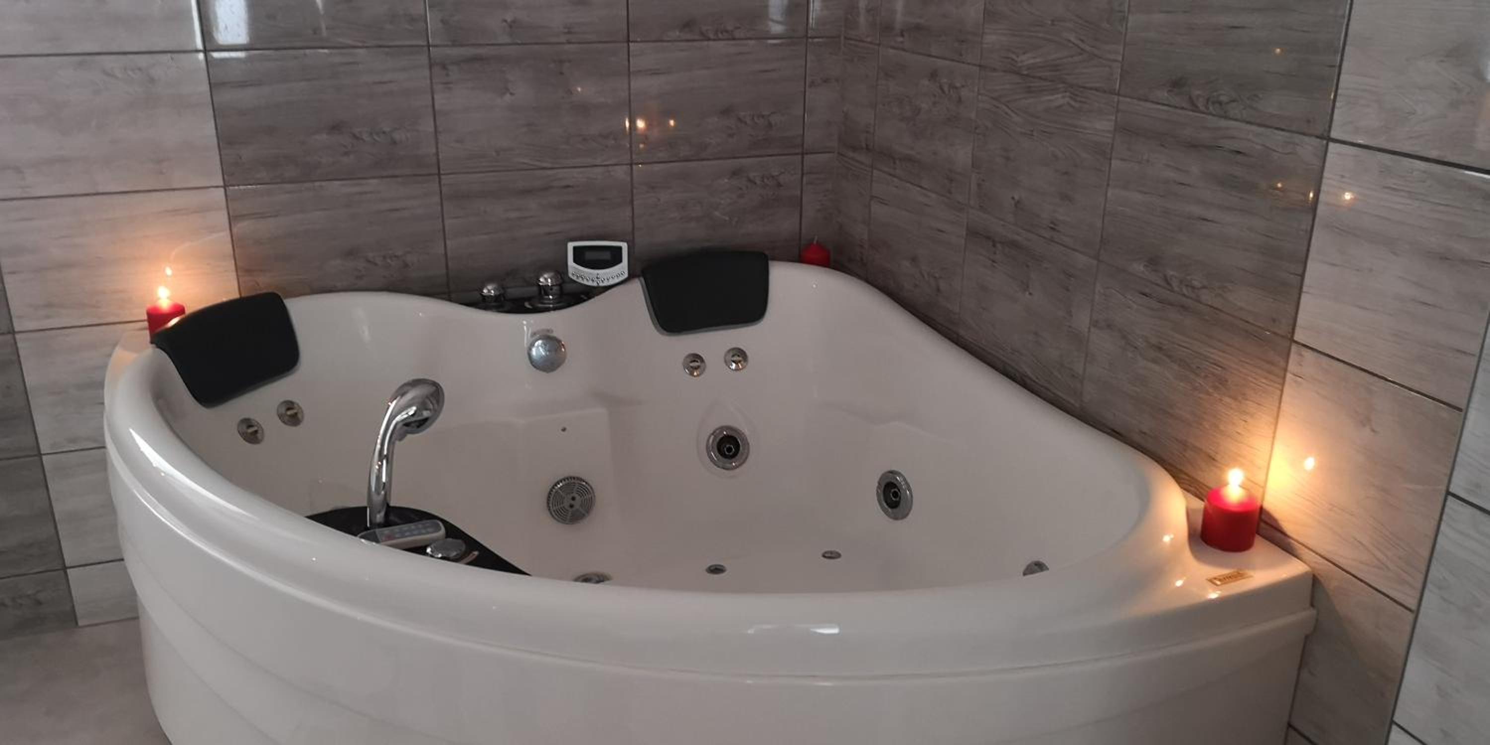 One-Bedroom Apartment - Photo 6
