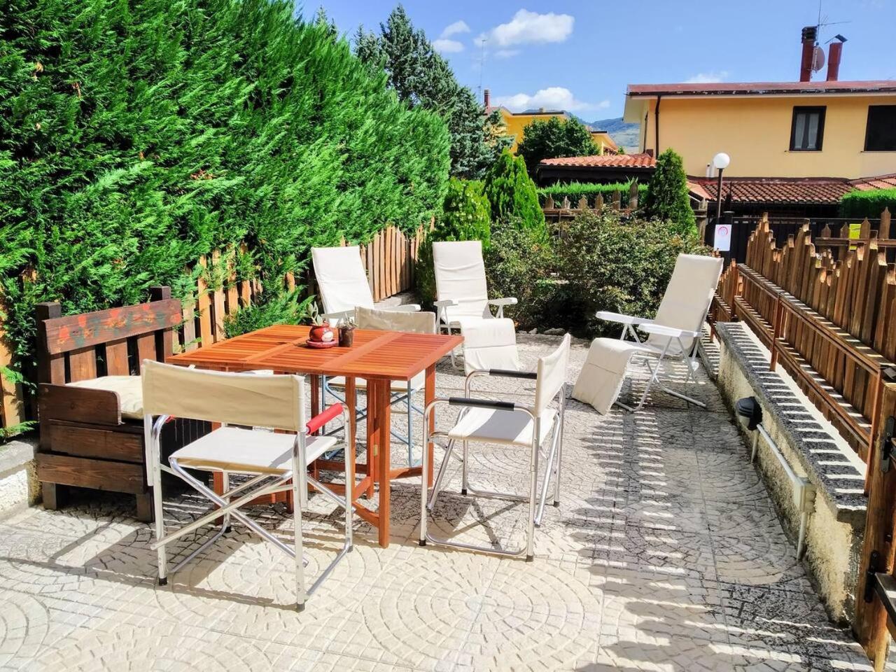 One-Bedroom Apartment with Garden - Photo 11