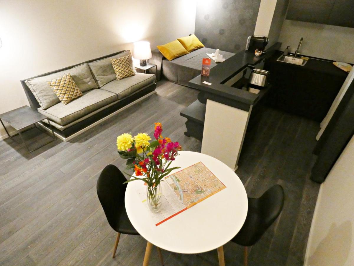 Deluxe Apartment photo 3