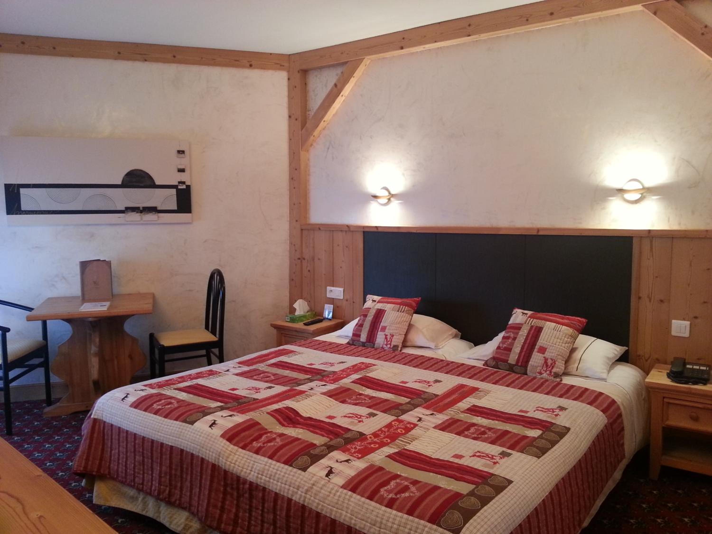 Traditional Twin Room - Partial view on Lake photo 3
