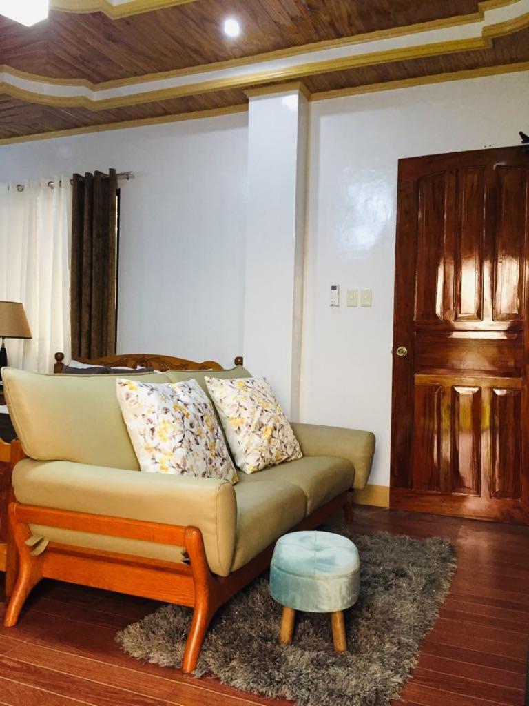 Family Suite with Balcony - Photo 9