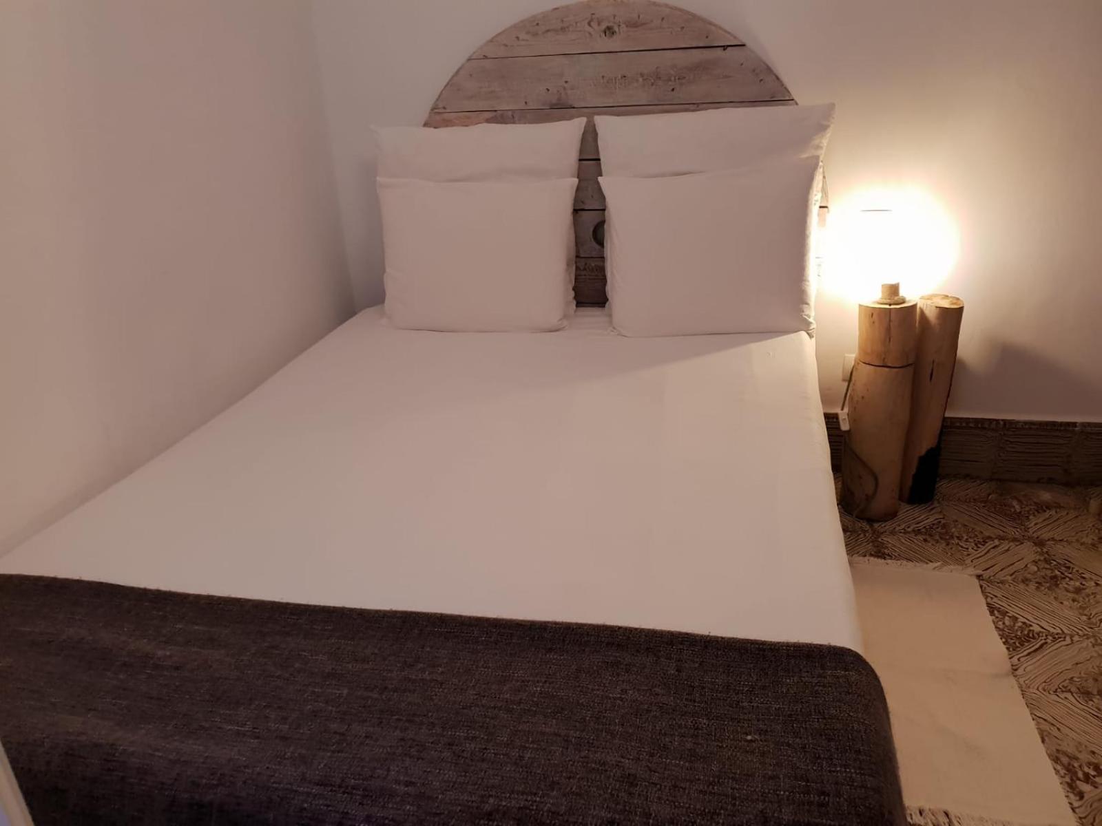 Habitación Doble Estándar con Baño Compartido